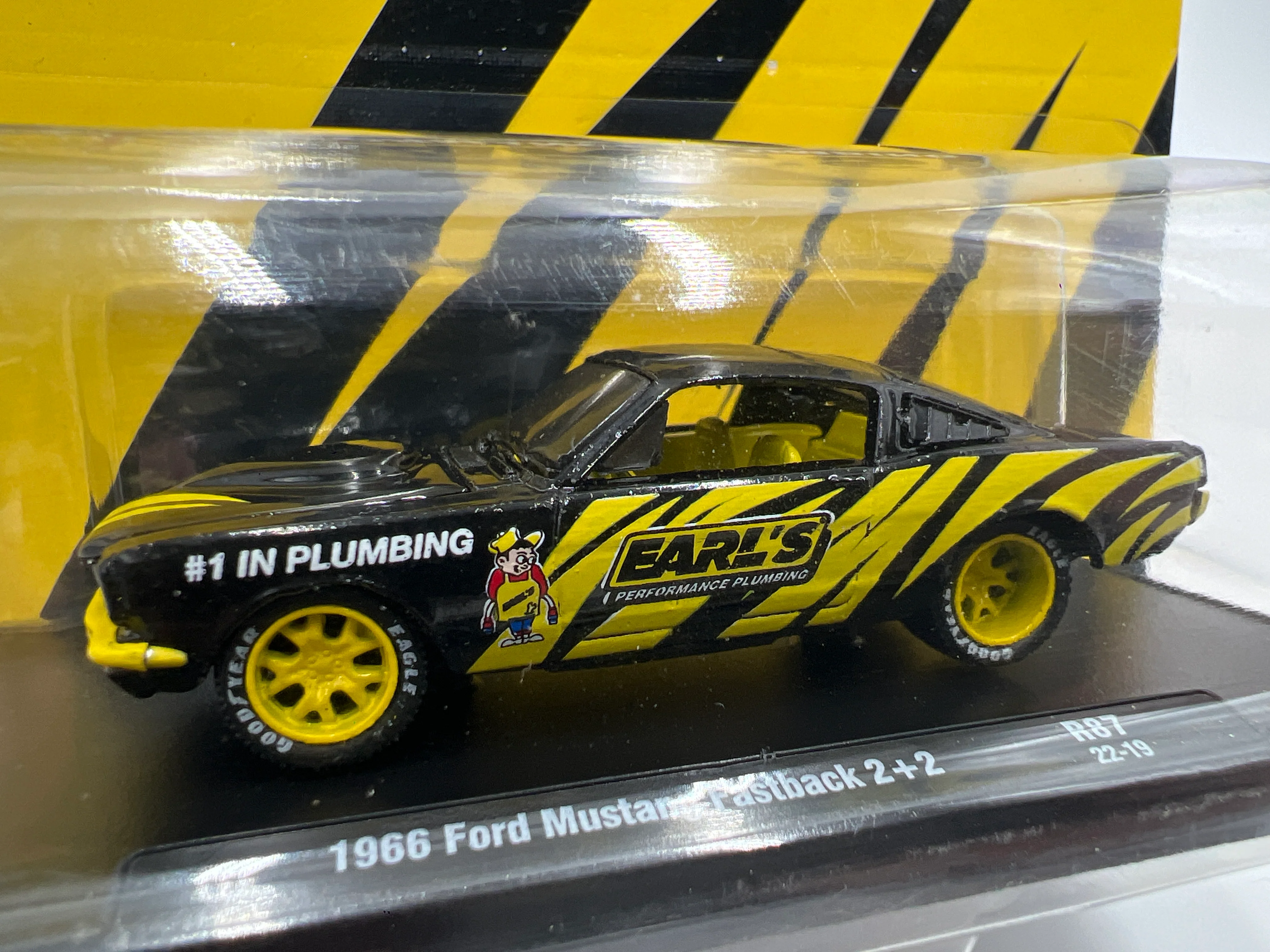 M2 Machines Auto-Drivers Earls CHASE 1966 Ford Mustang Fastback 2+2 R87 - Image 2