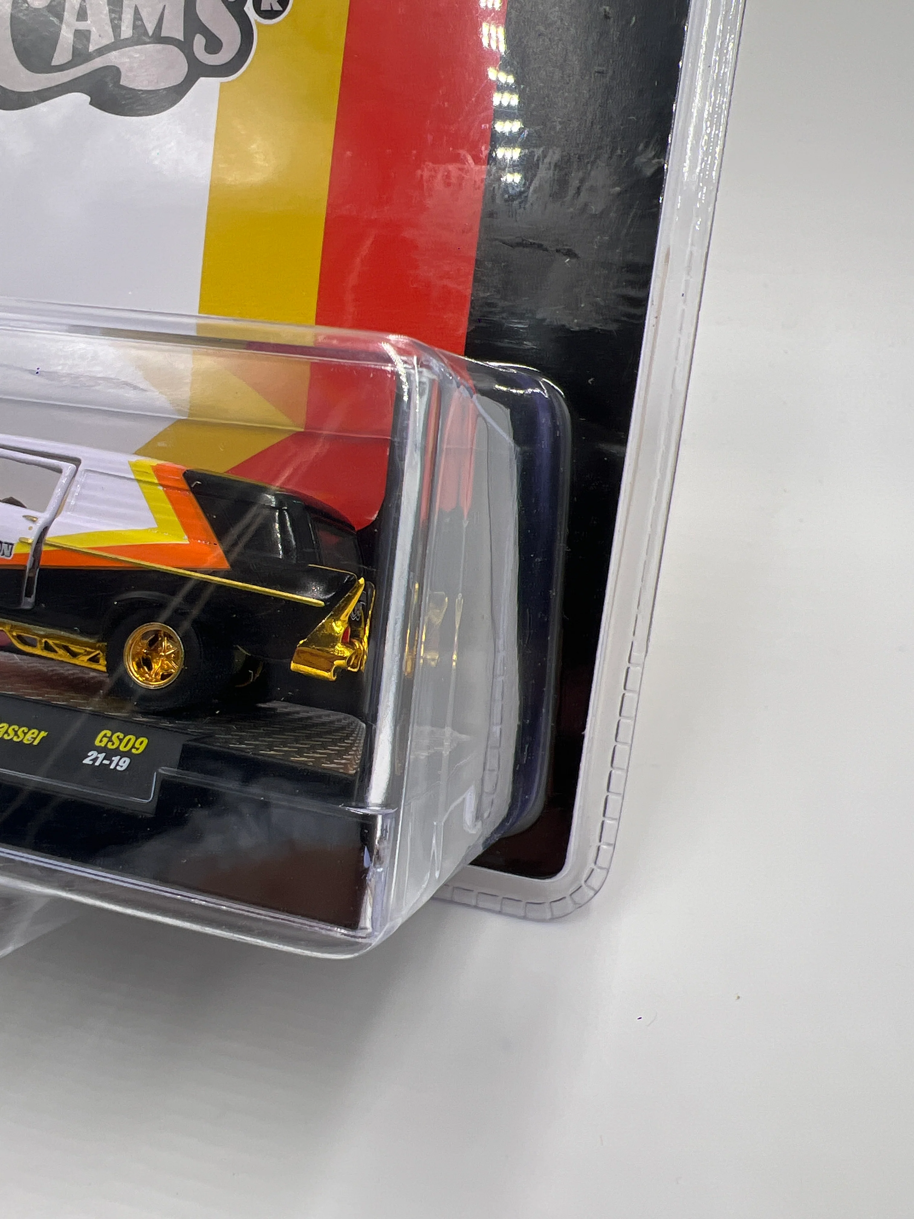 M2 Machines Hobby Exclusive CHASE Competition Cams 1957 Chevrolet Sedan Delivery GS09 - Image 3