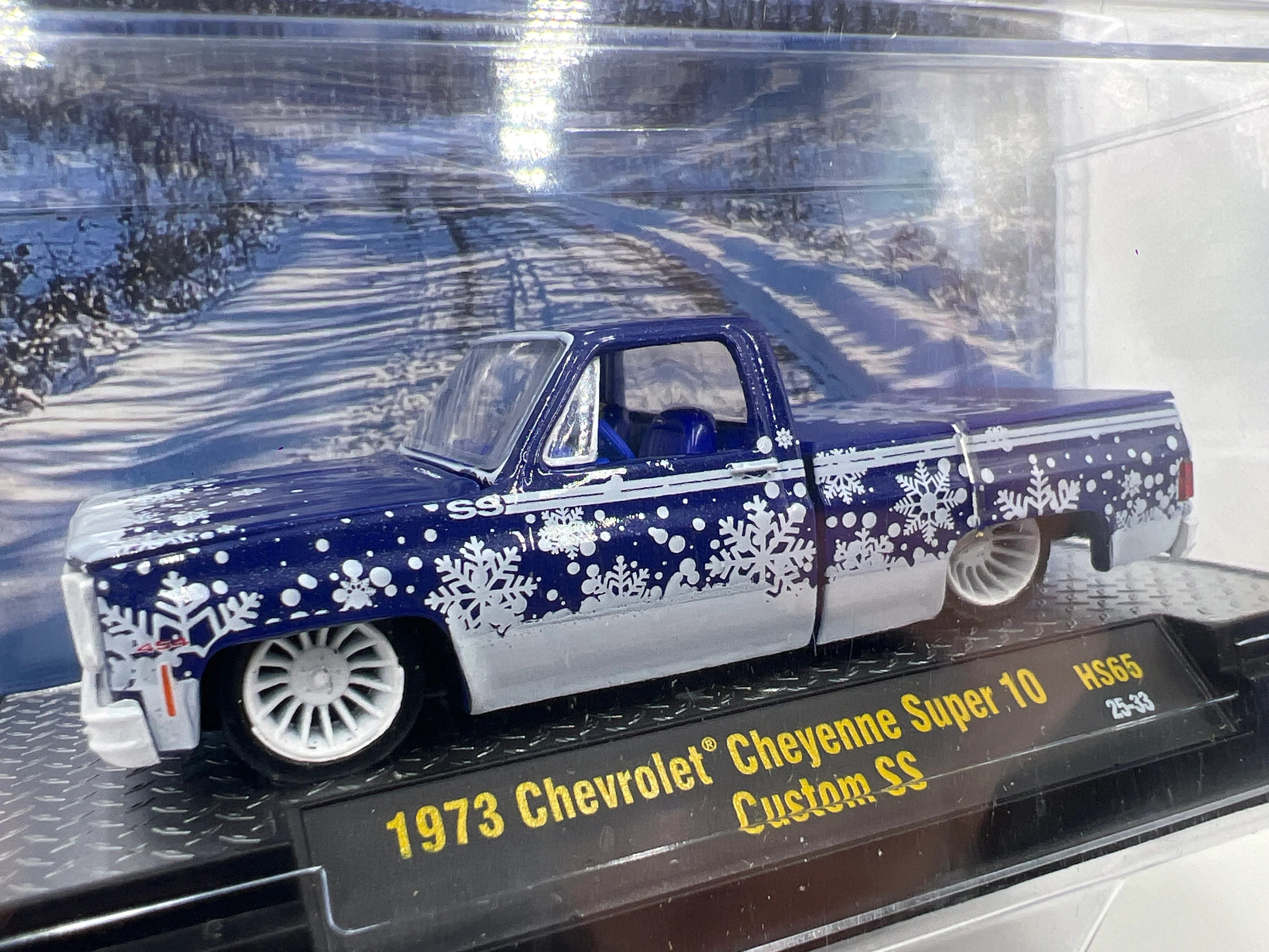 M2 Machines Hobby Exclusive CHASE 1973 Chevrolet Cheyenne Super 10 Custom SS HS65 - Image 2