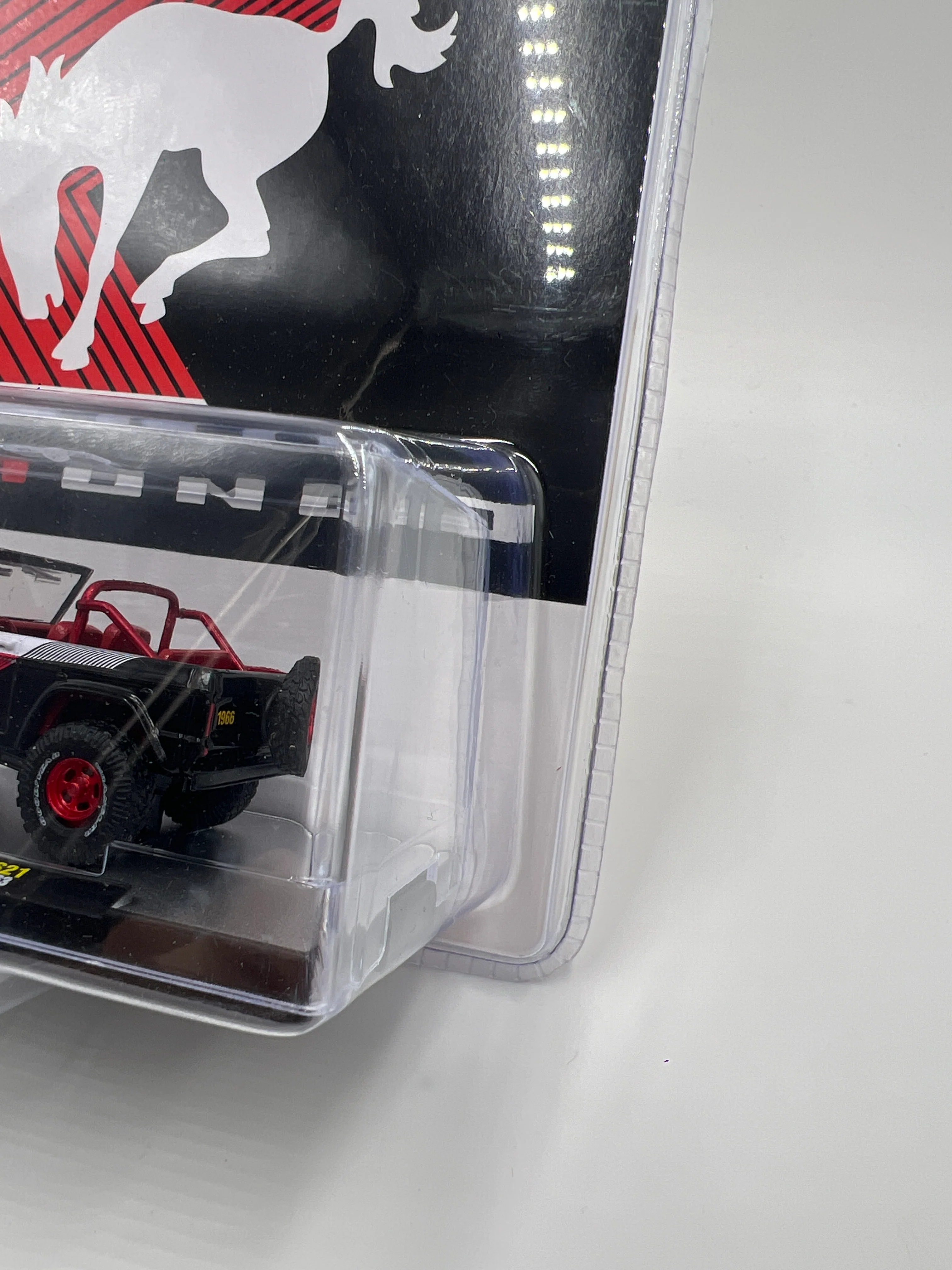 M2 Machines Hobby Exclusive CHASE 1966 Ford Bronco HS21 - Image 3