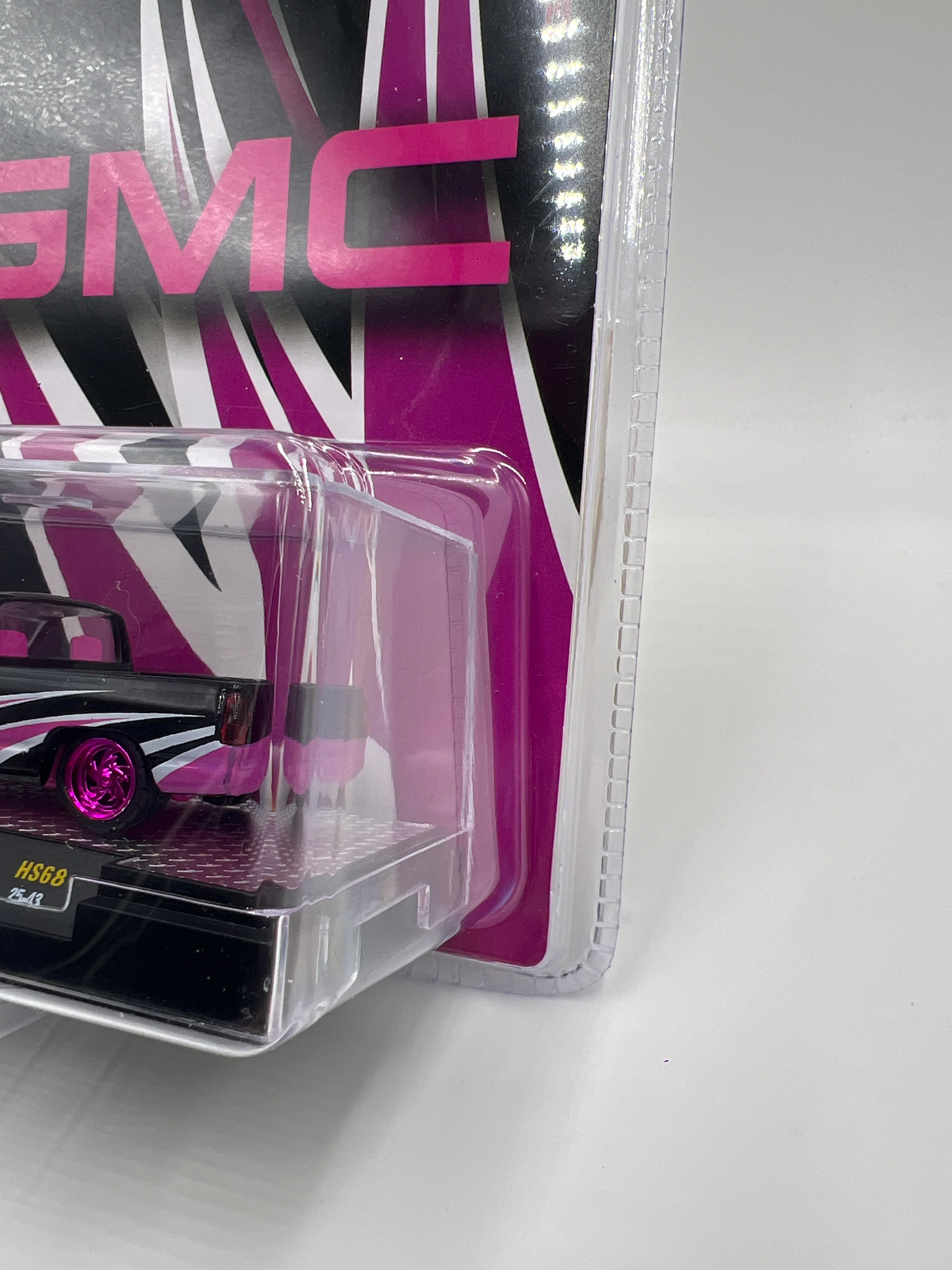 M2 Machines Hobby Exclusive HS68 CHASE 1989 GMC Sierra 1500 Custom - Image 3
