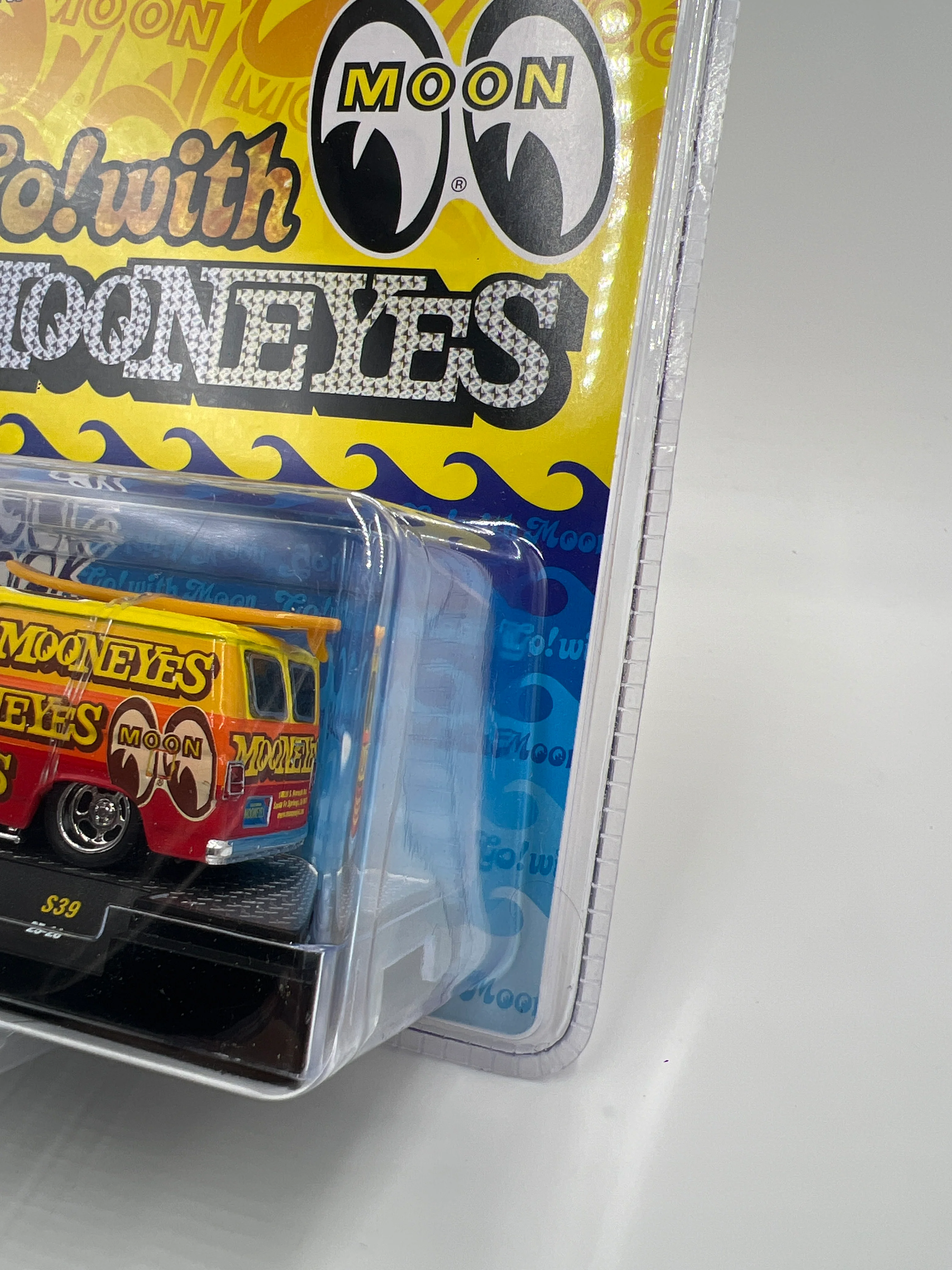 M2 Machines Limited Special 1/1000 Mooneyes 1971 Chevrolet Van G10 S39 - Image 3