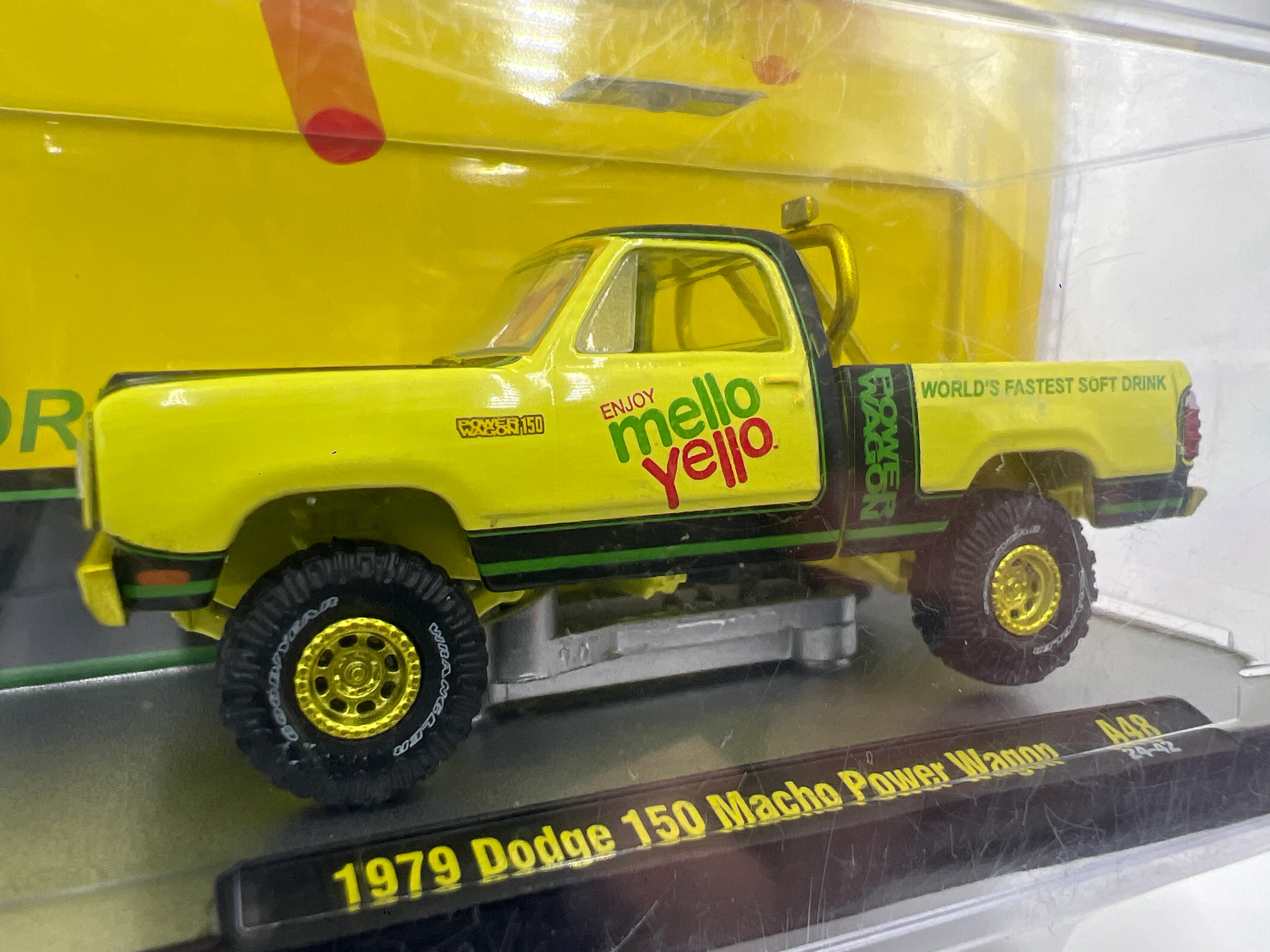 M2 Machines Coca Cola Mello Yello CHASE 1979 Dodge 150 Macho Power Wagon A48 - Image 2