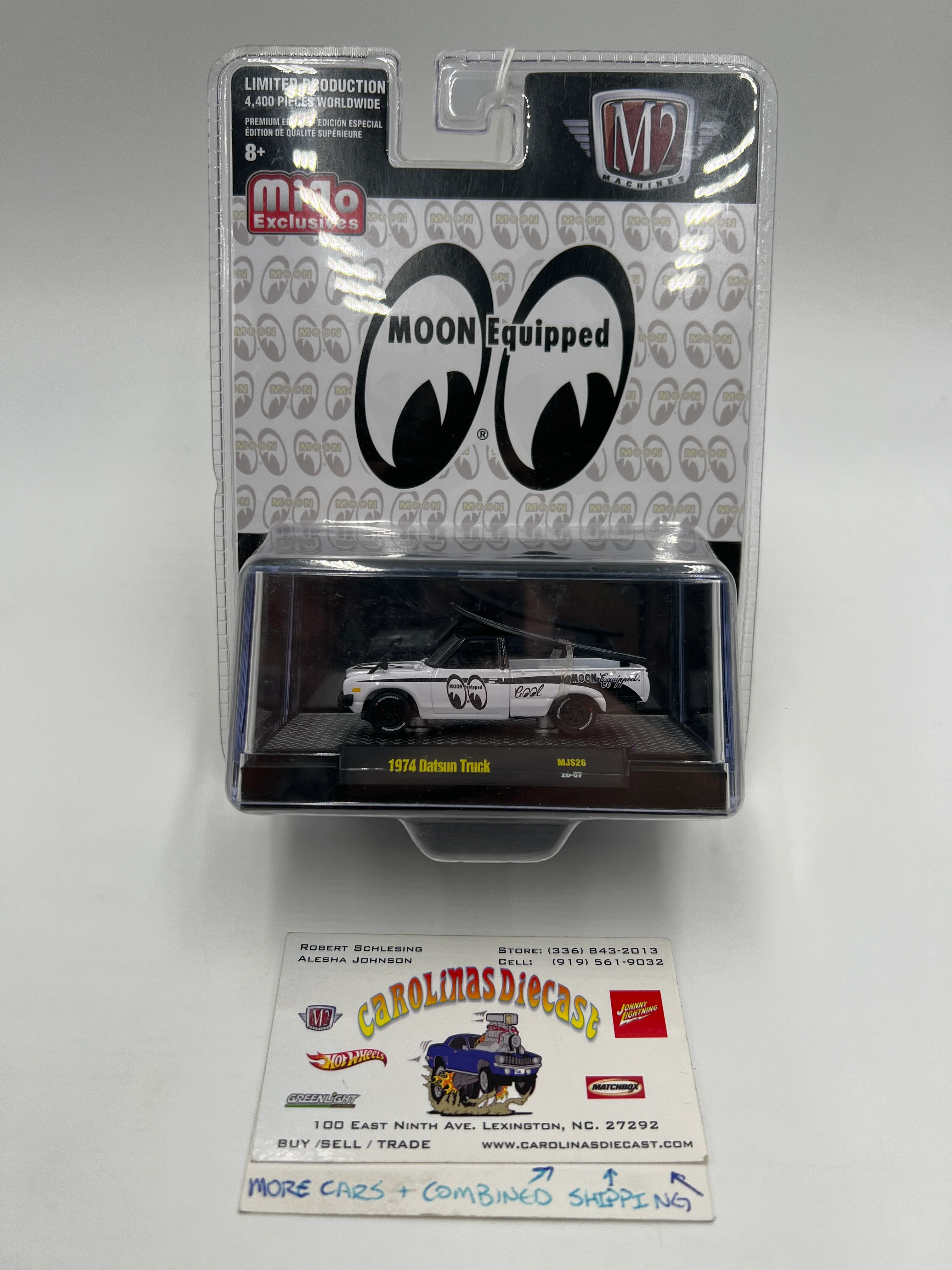 M2 Machines Mijo Exclusives Moon Equipped 1974 Datsun Truck Mooneyes White MJS26 201E