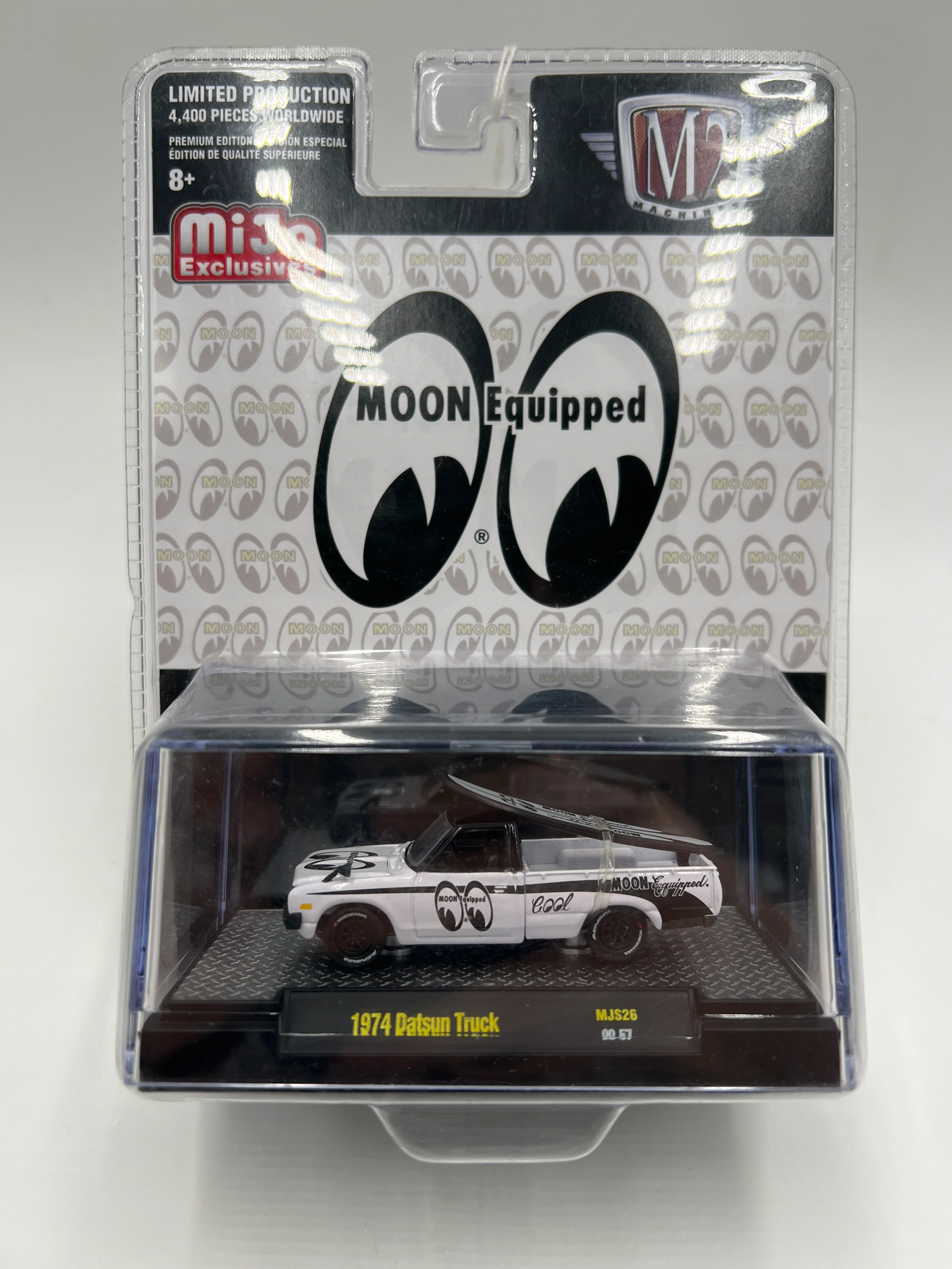 M2 Machines Mijo Exclusives Moon Equipped 1974 Datsun Truck Mooneyes White MJS26 201E - Image 2