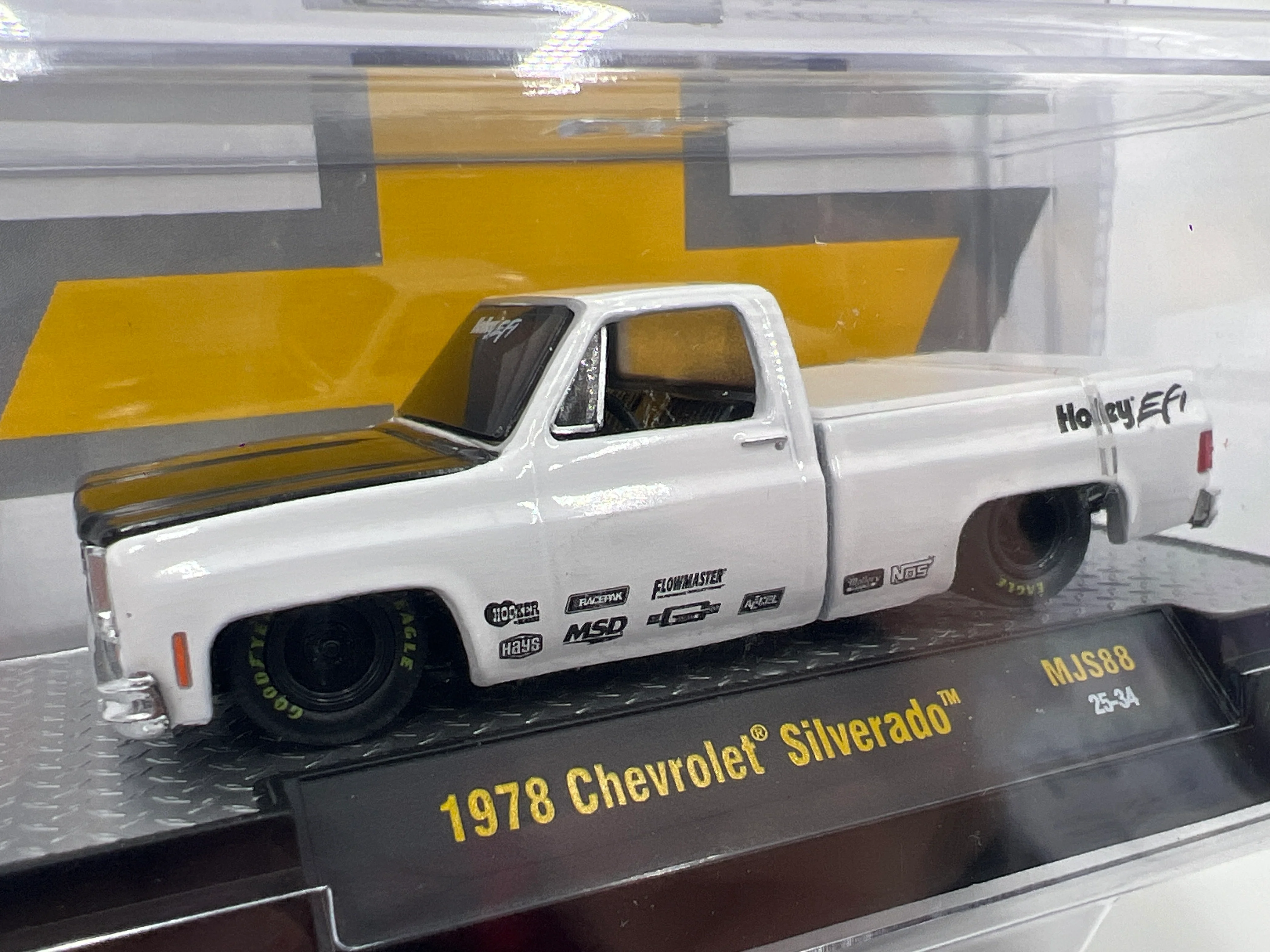 M2 Machines MiJo Exclusives 1978 Chevrolet Silverado Holley EFI White MJS88 200A - Image 2