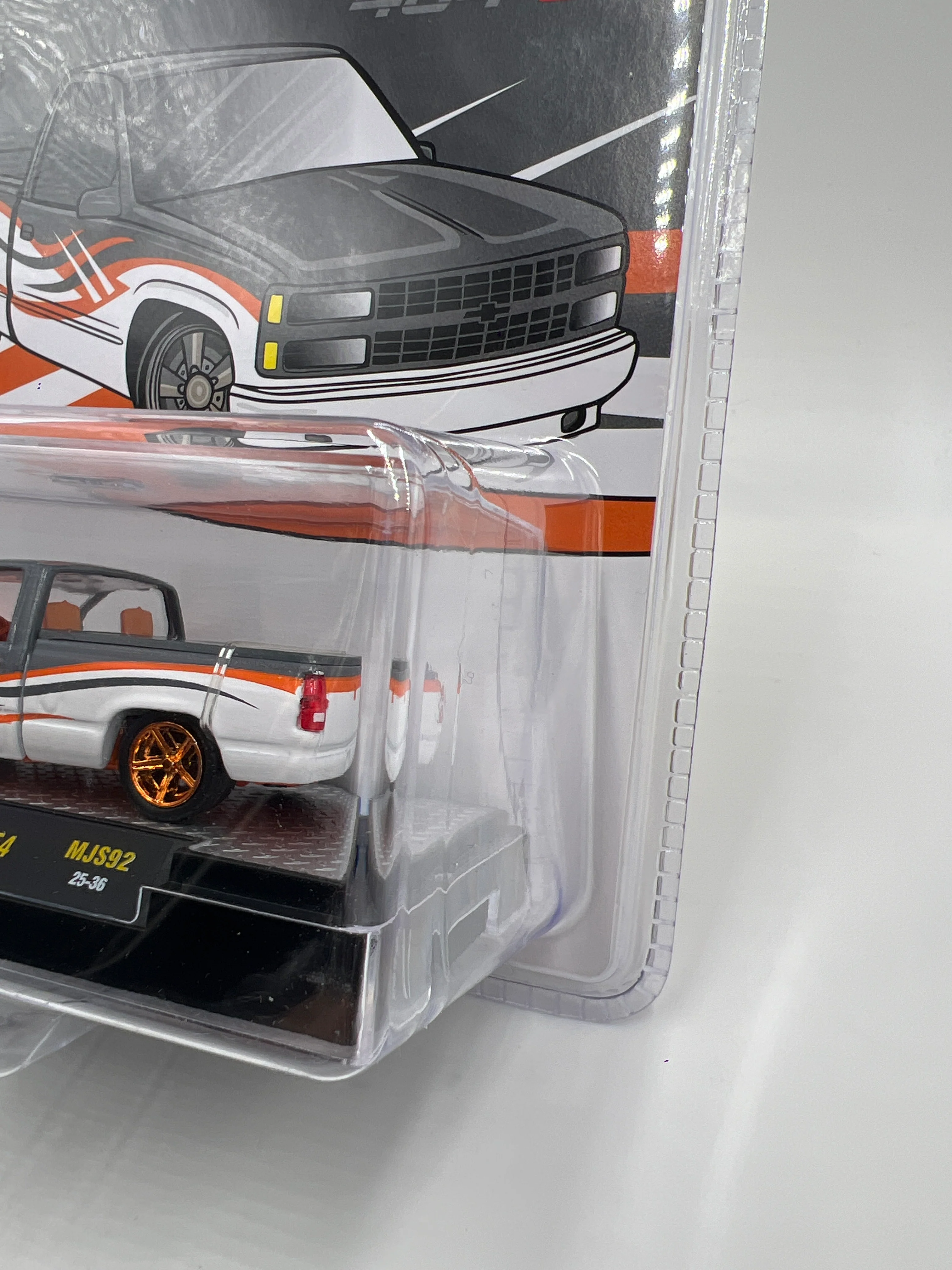 M2 Machines MiJo Exclusives CHASE 1992 Chevrolet C1500 SS 454 MJS92 - Image 3