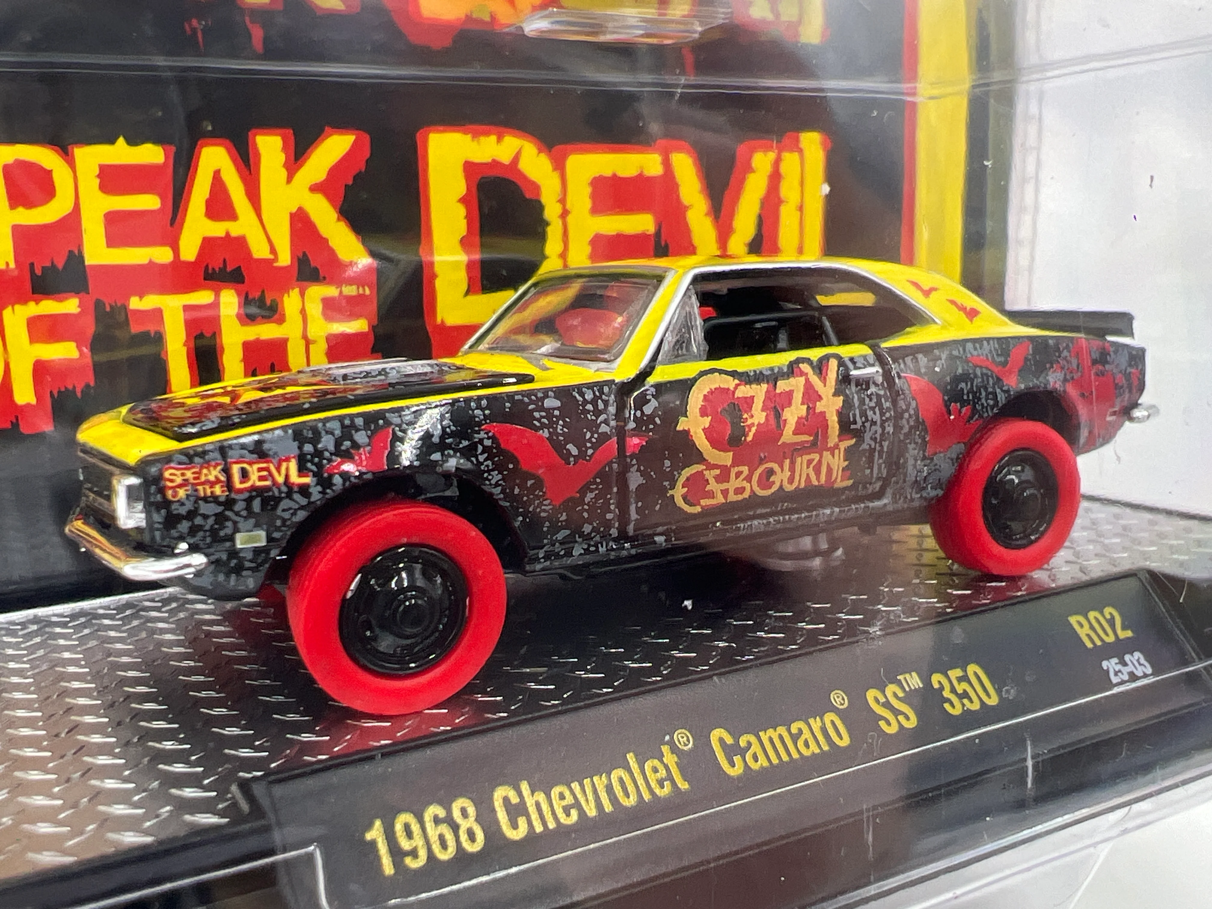 M2 Machines R02 CHASE Rock Legends Ozzy Ozbourne 1968 Chevrolet Camaro SS 350 - Image 2