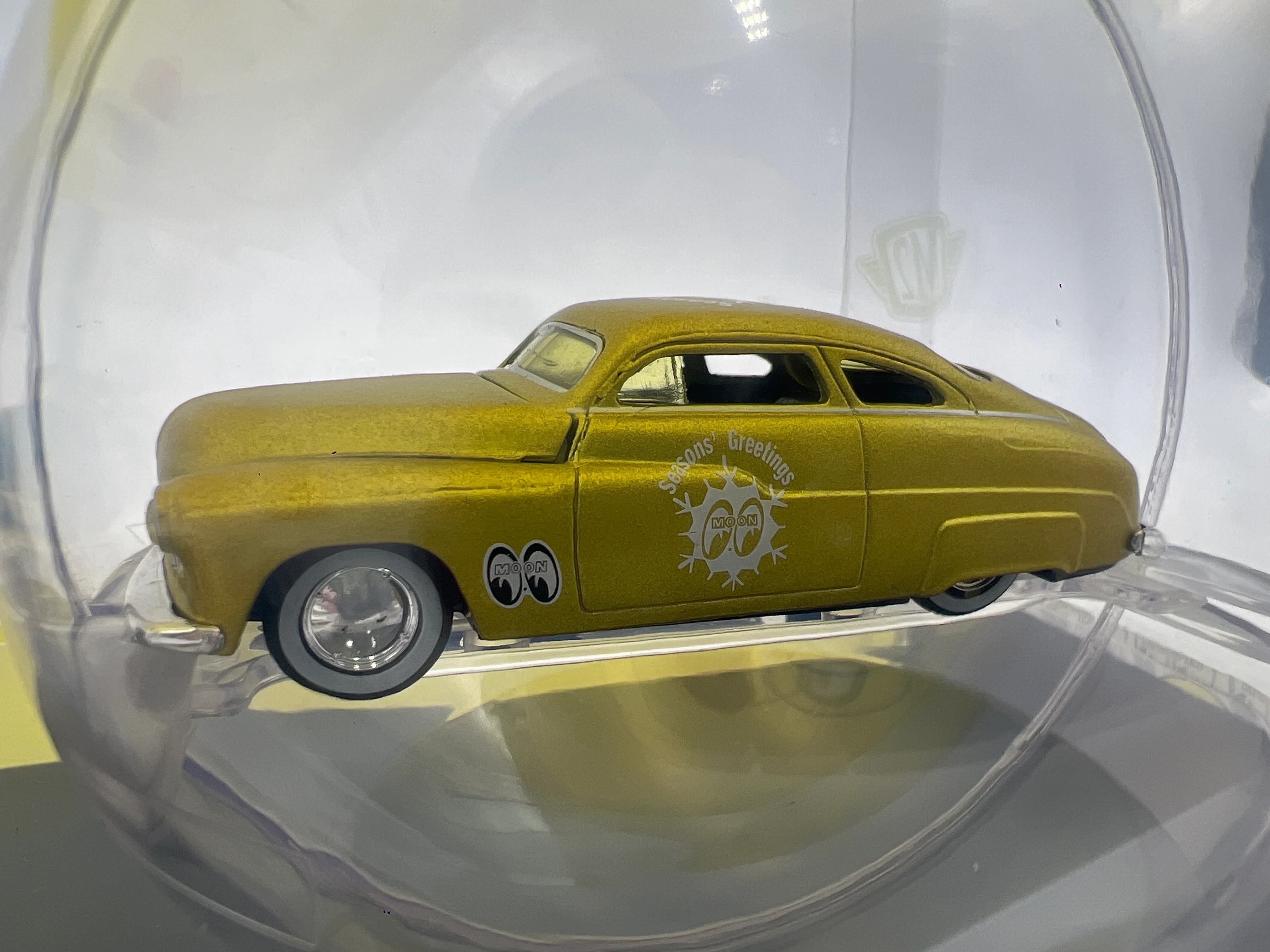 M2 Machines Holiday Ornaments 2 Pack Mooneyes 1949 Mercury Custom - Image 3