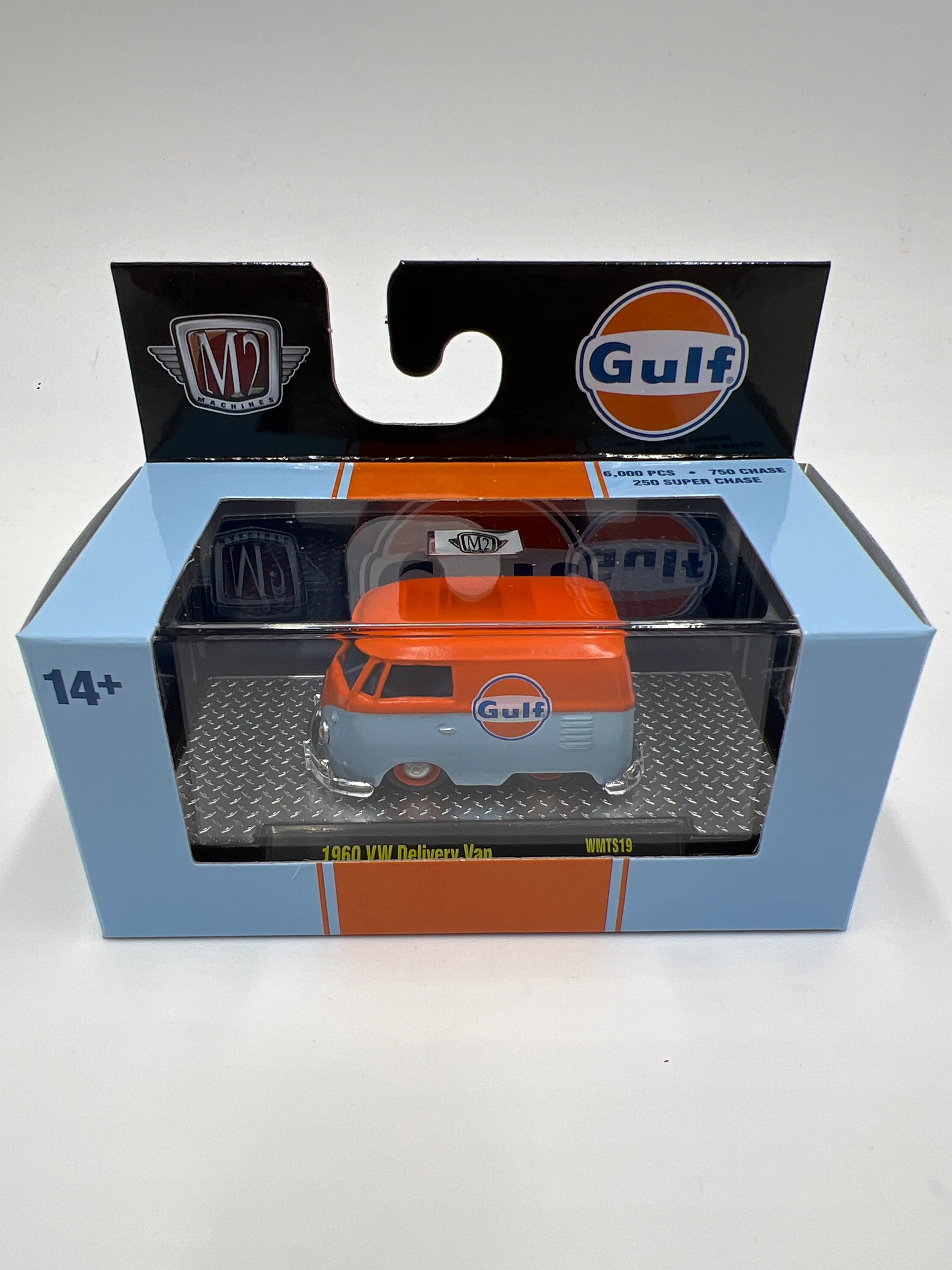 M2 Machines Walmart Exclusive Gulf Set 1960 VW Delivery Van Gulf Blue WMTS19 - Image 2