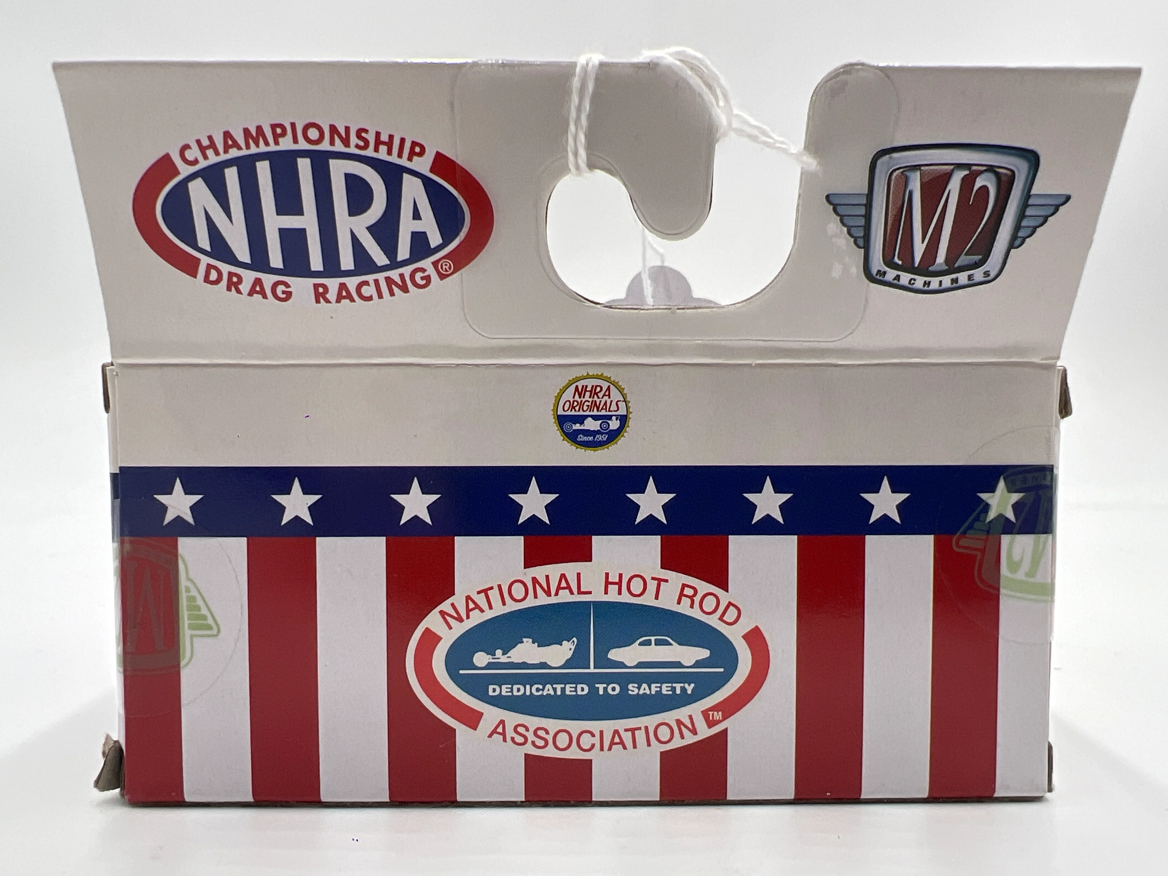 M2 Machines Walmart Exclusive NHRA 1957 Chevrolet Sedan Delivery White/Blue WMT13 - Image 6