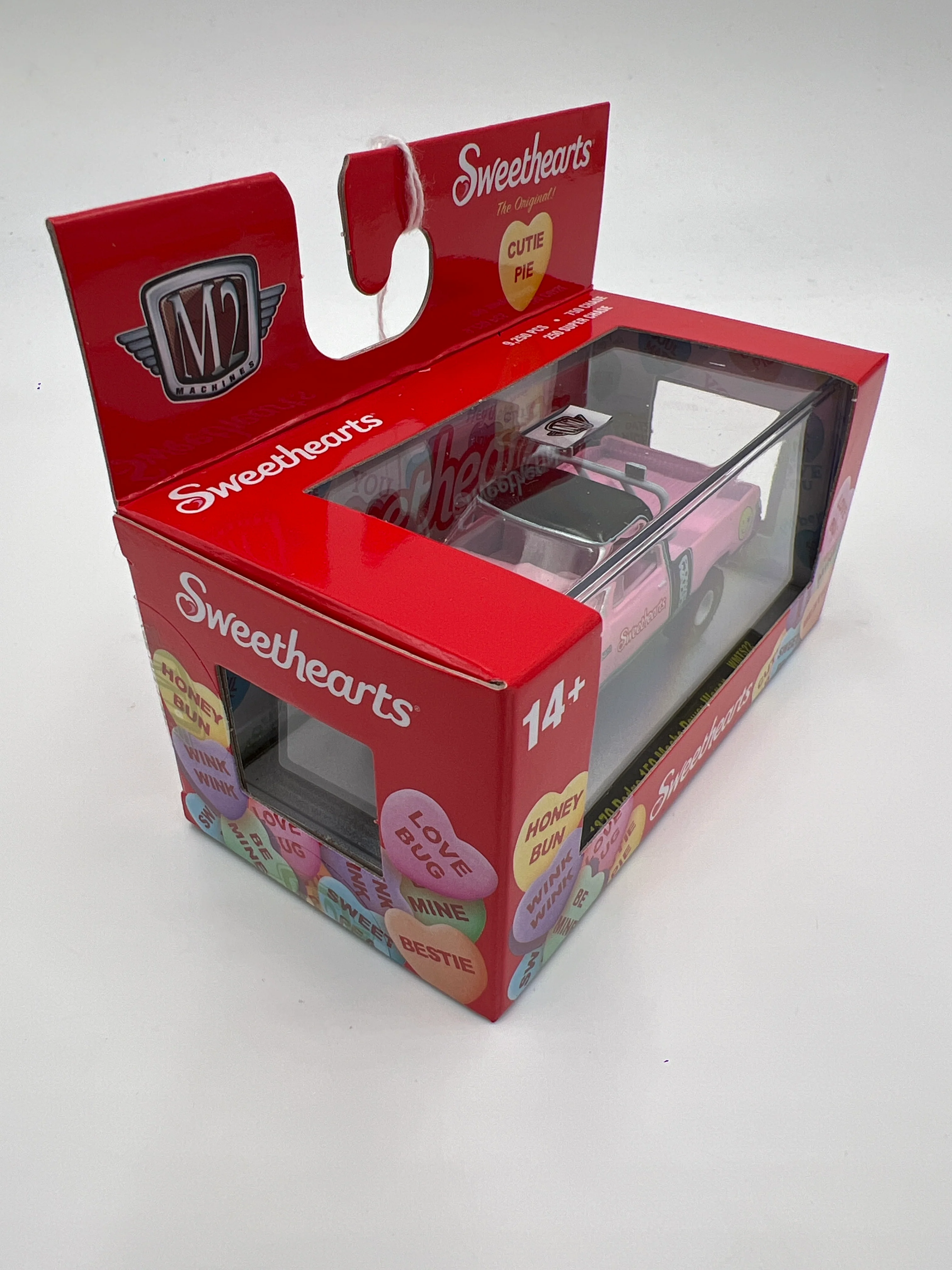 M2 Machines Walmart Exclusive Sweethearts 1979 Dodge 150 Macho Power Wagon Pink WMTS22 - Image 5