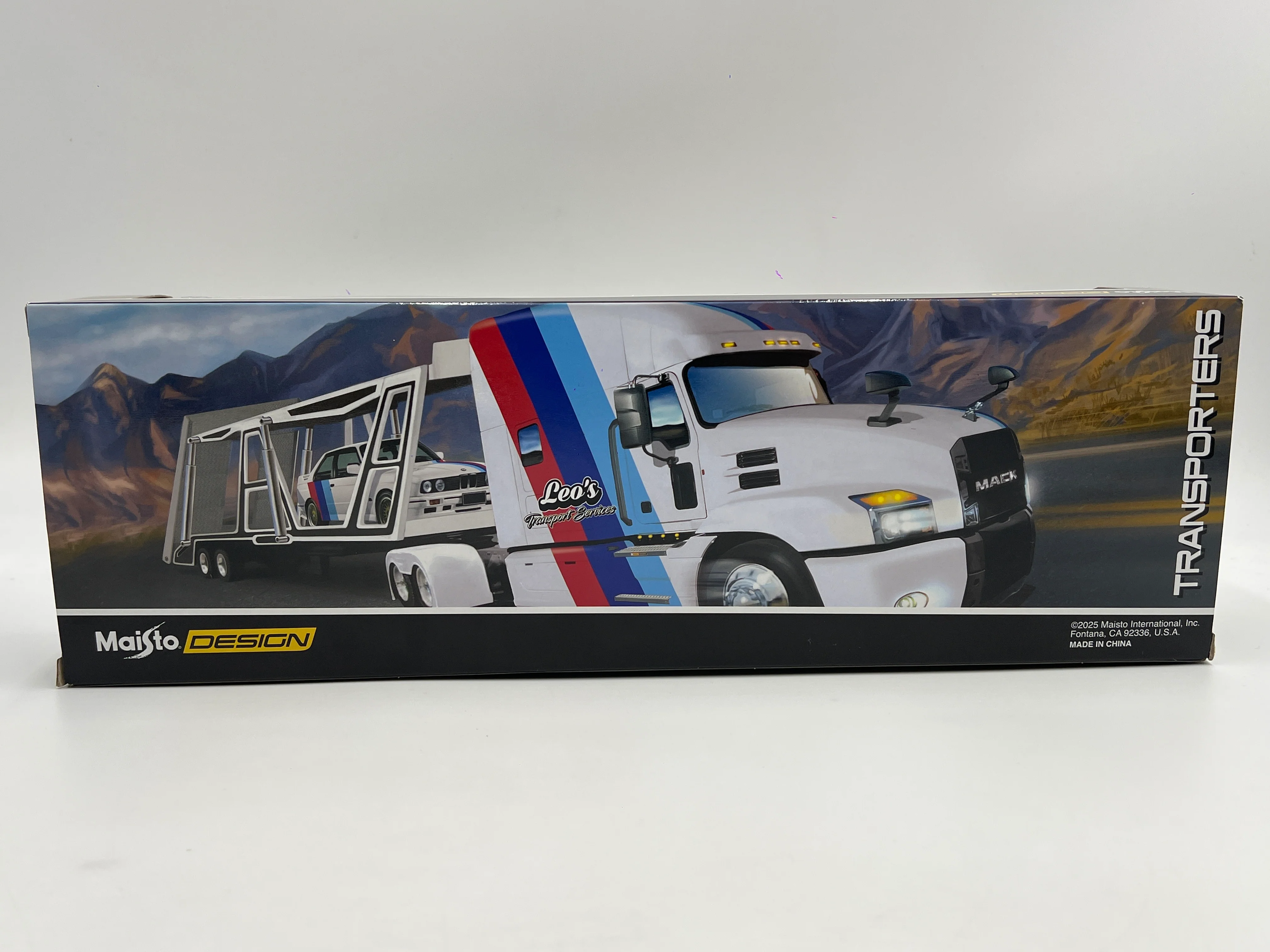 Maisto Design 1/64 Mijo Exclusives Transporters Mack Anthem & 1993 Chevrolet 454 SS Pick-Up - Image 6