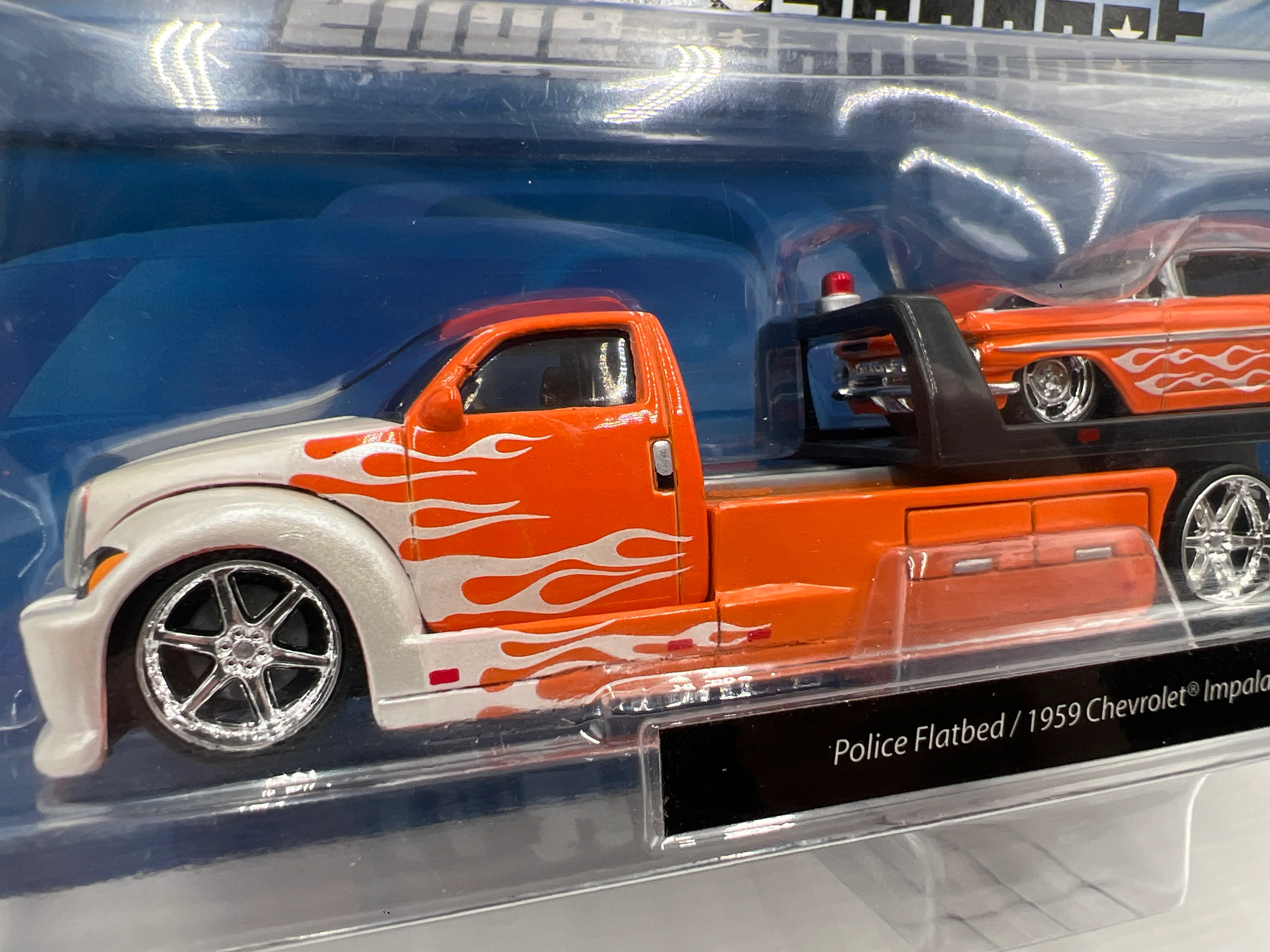 Maisto 1/64 All Stars Elite Transport Police Flatbed & 1959 Chevrolet Impala Orange Loose Blister - Image 3