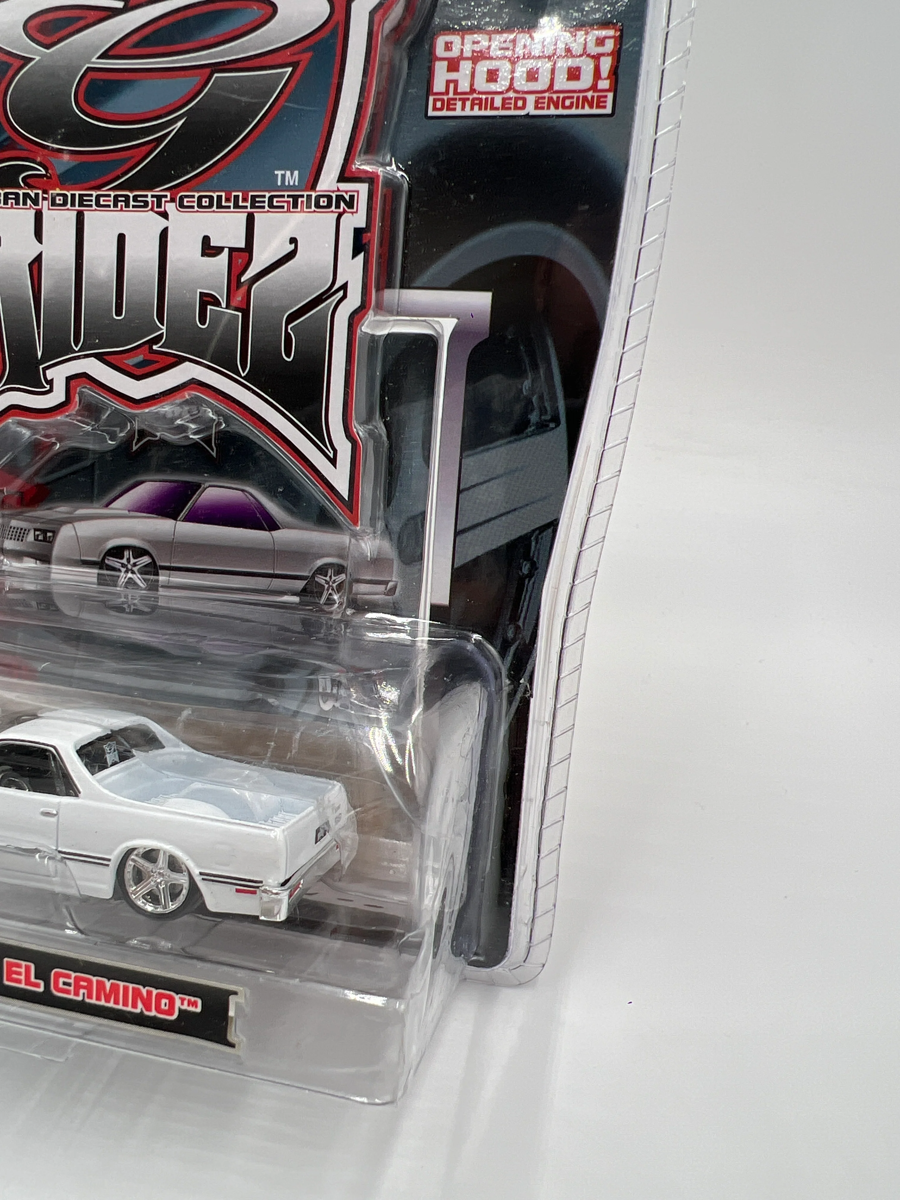 Maisto G Ridez 87 Chevrolet El Camino White - Image 4