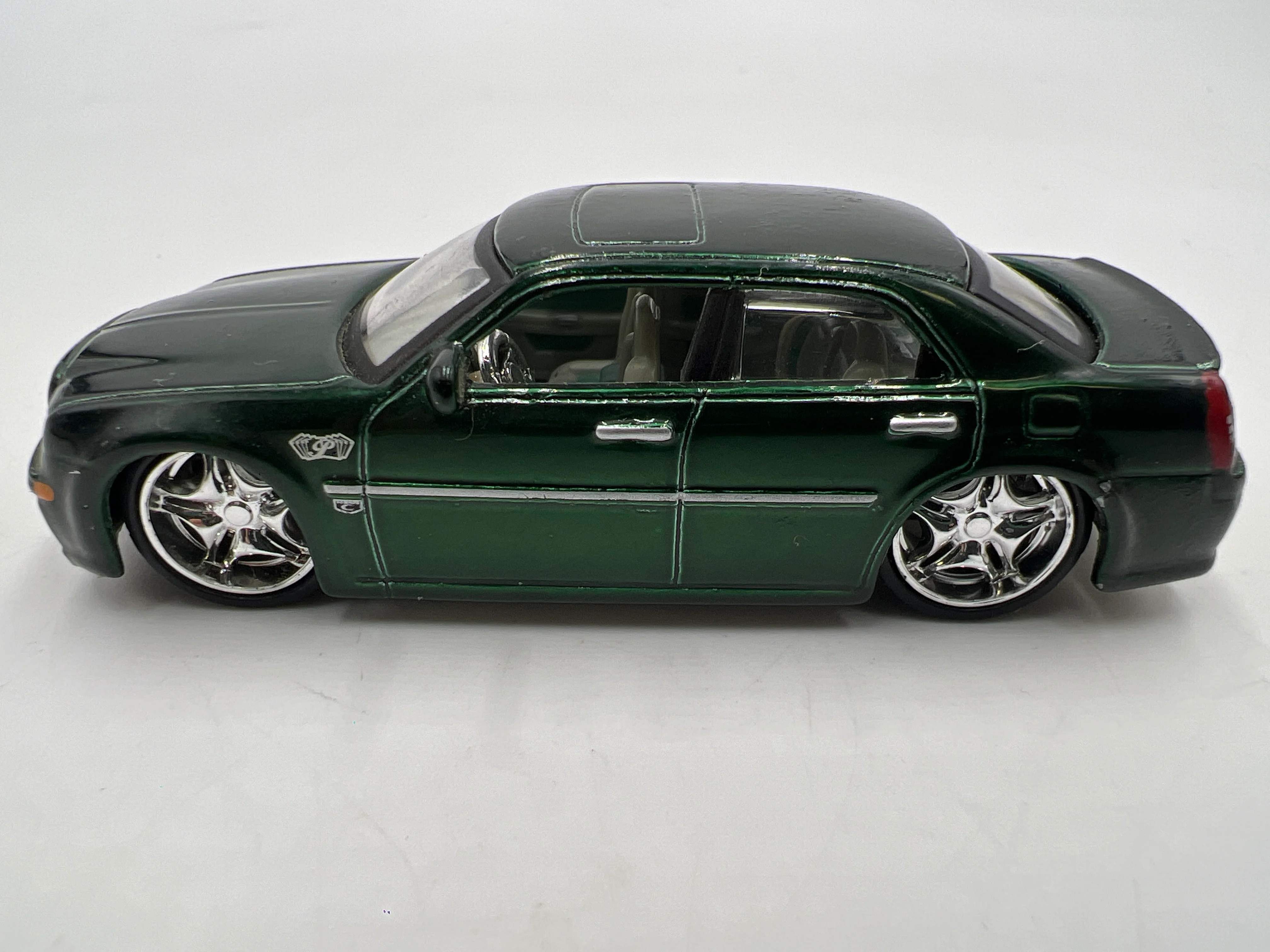 Maisto Playerz Luxury Collection 2005 Chrysler 300C Hemi Green Loose - Image 5