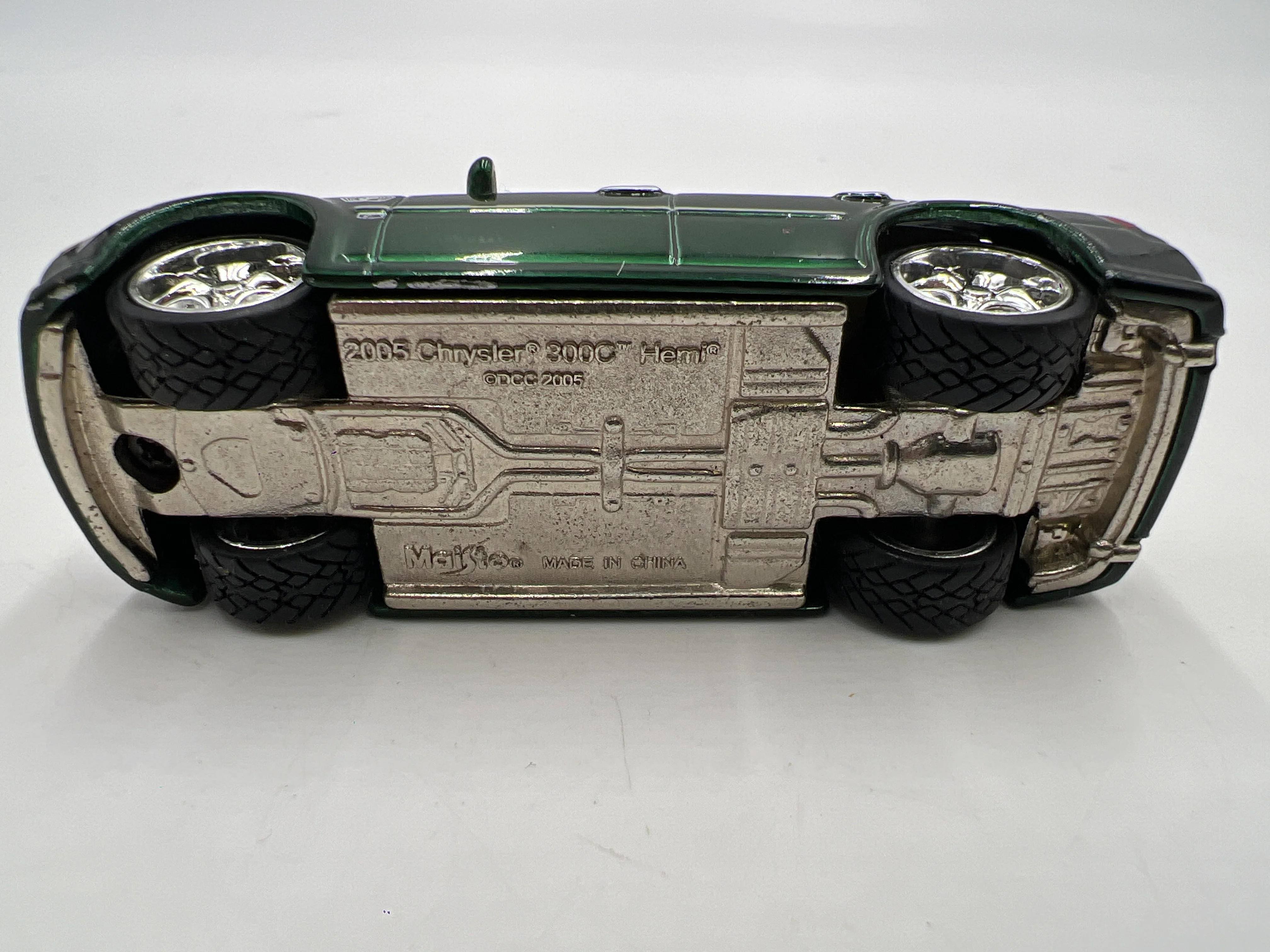 Maisto Playerz Luxury Collection 2005 Chrysler 300C Hemi Green Loose - Image 6