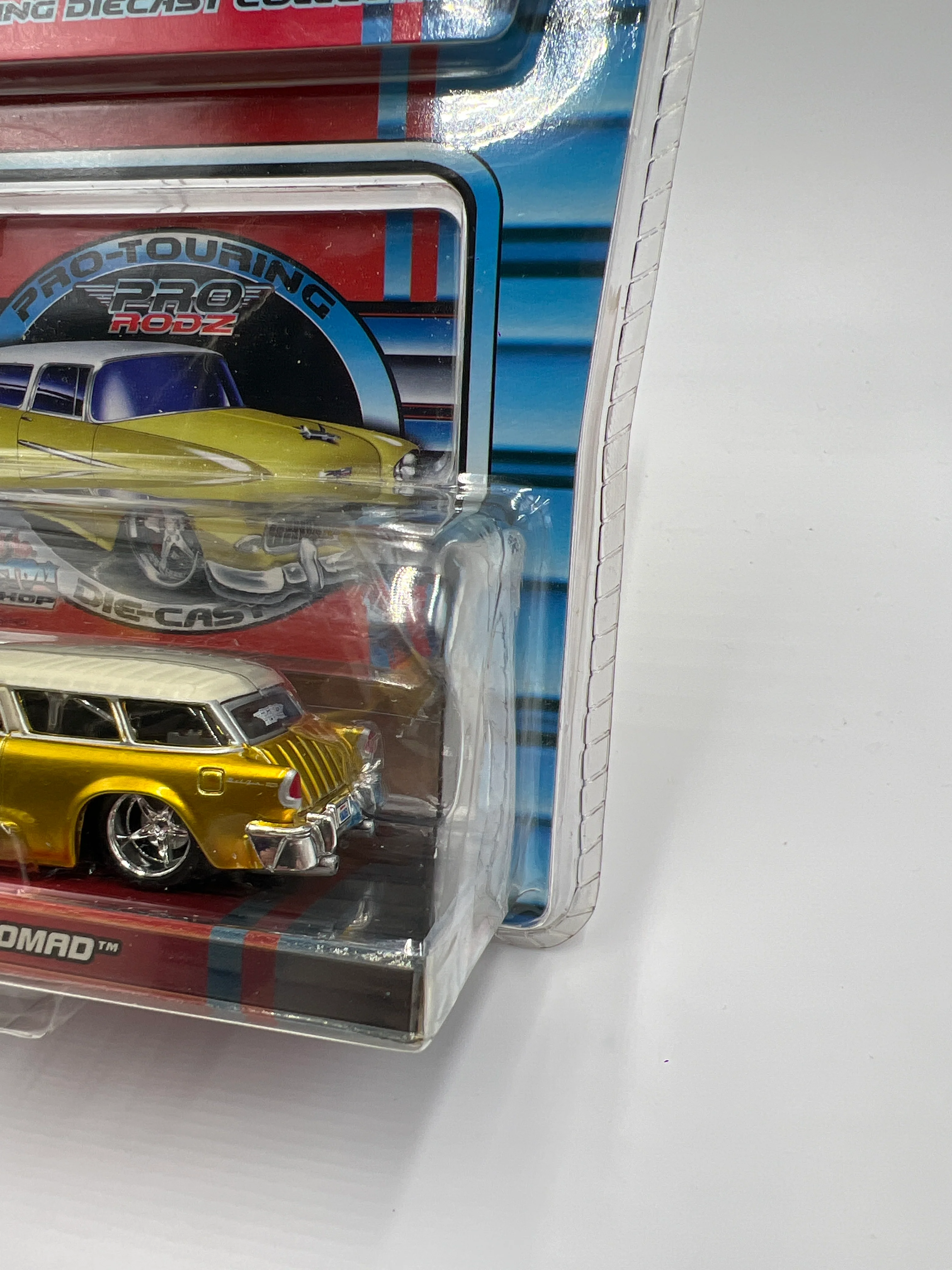 Maisto 1/64 Pro Rodz 55 Chevrolet Nomad Gold 185i - Image 4