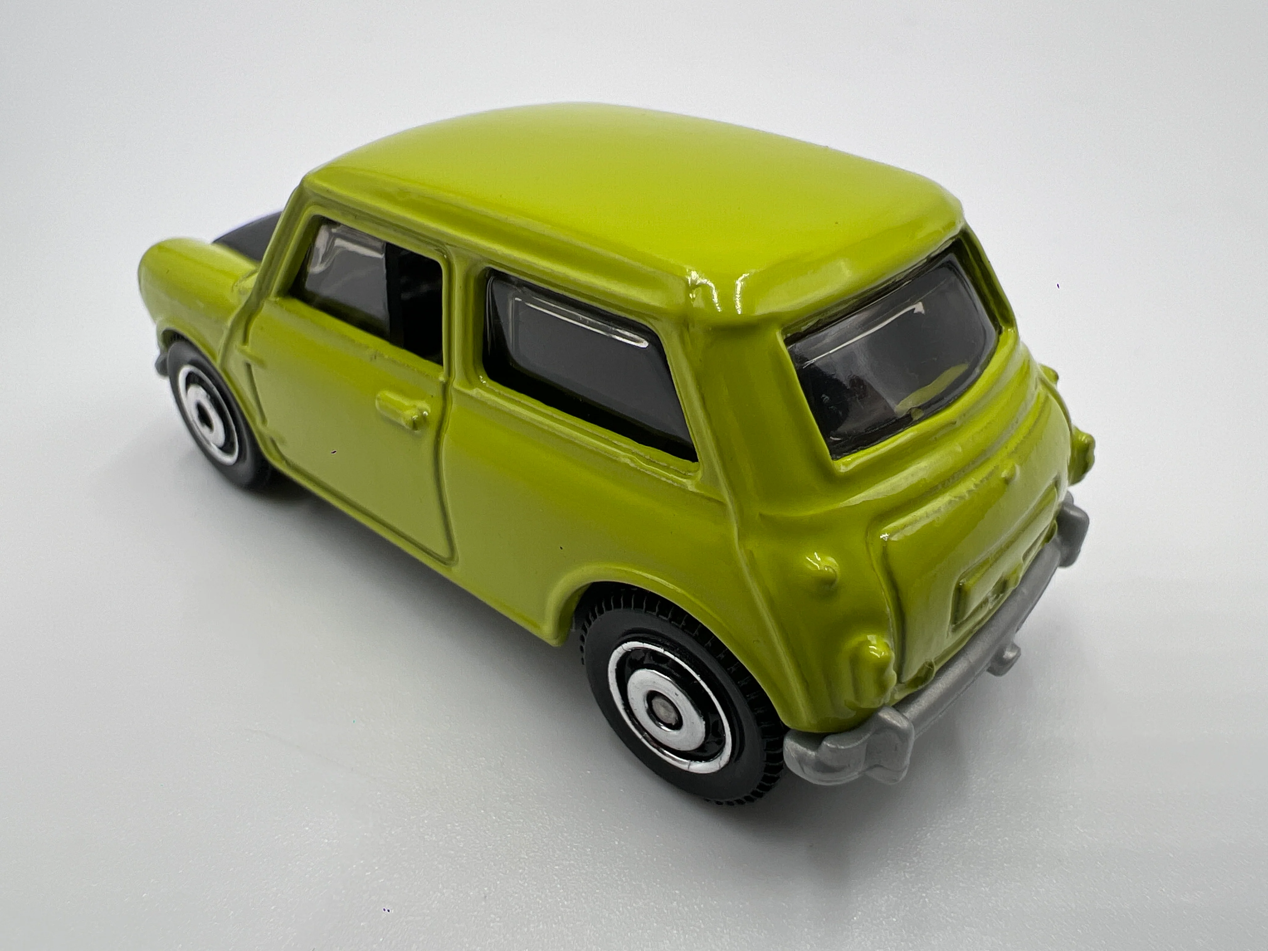 Matchbox 1/64 1964 Austin Mini Cooper Green Loose - Image 2