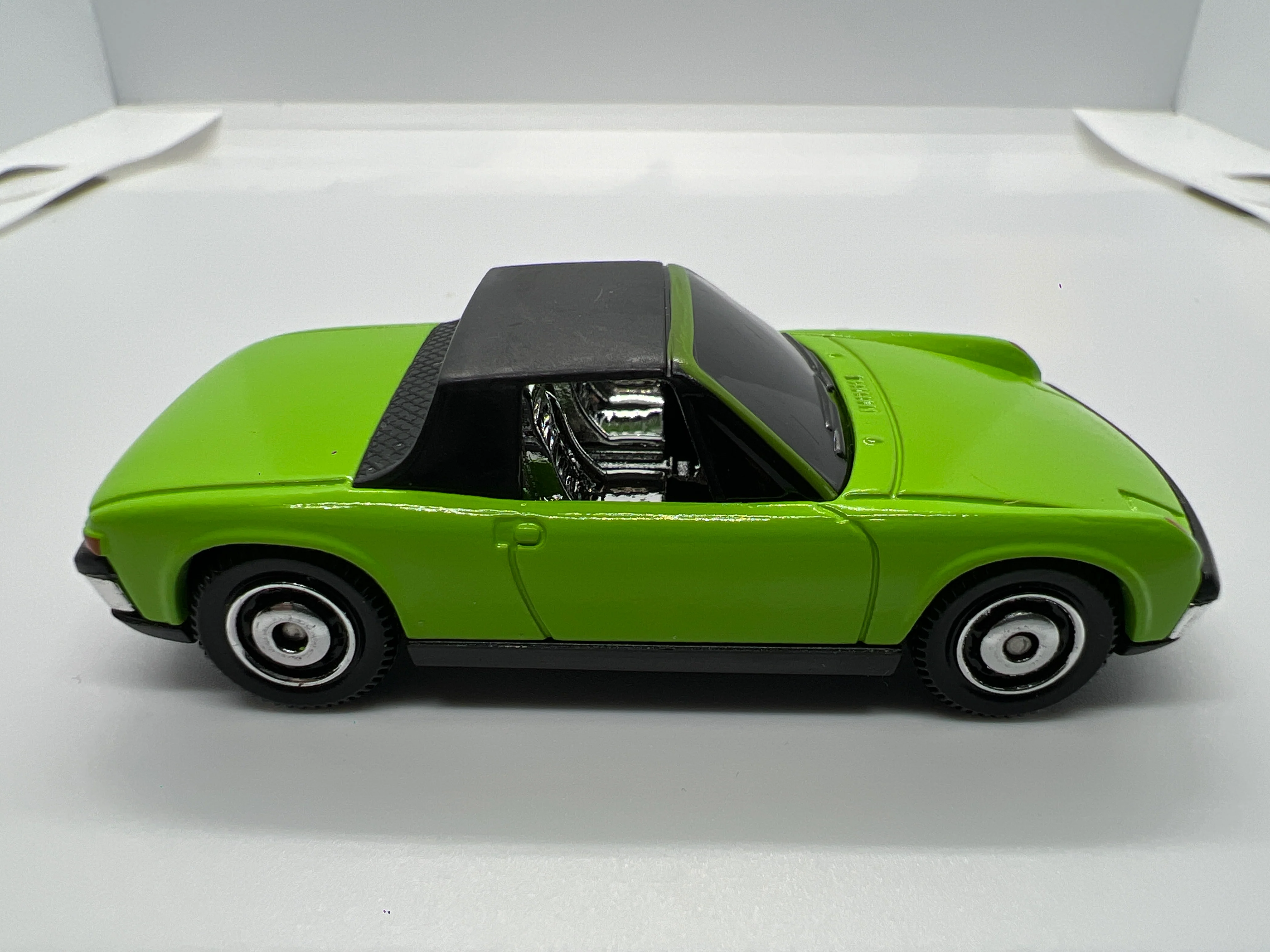 Matchbox 1/64 1971 Porsche 914 Lime Green Loose - Image 3