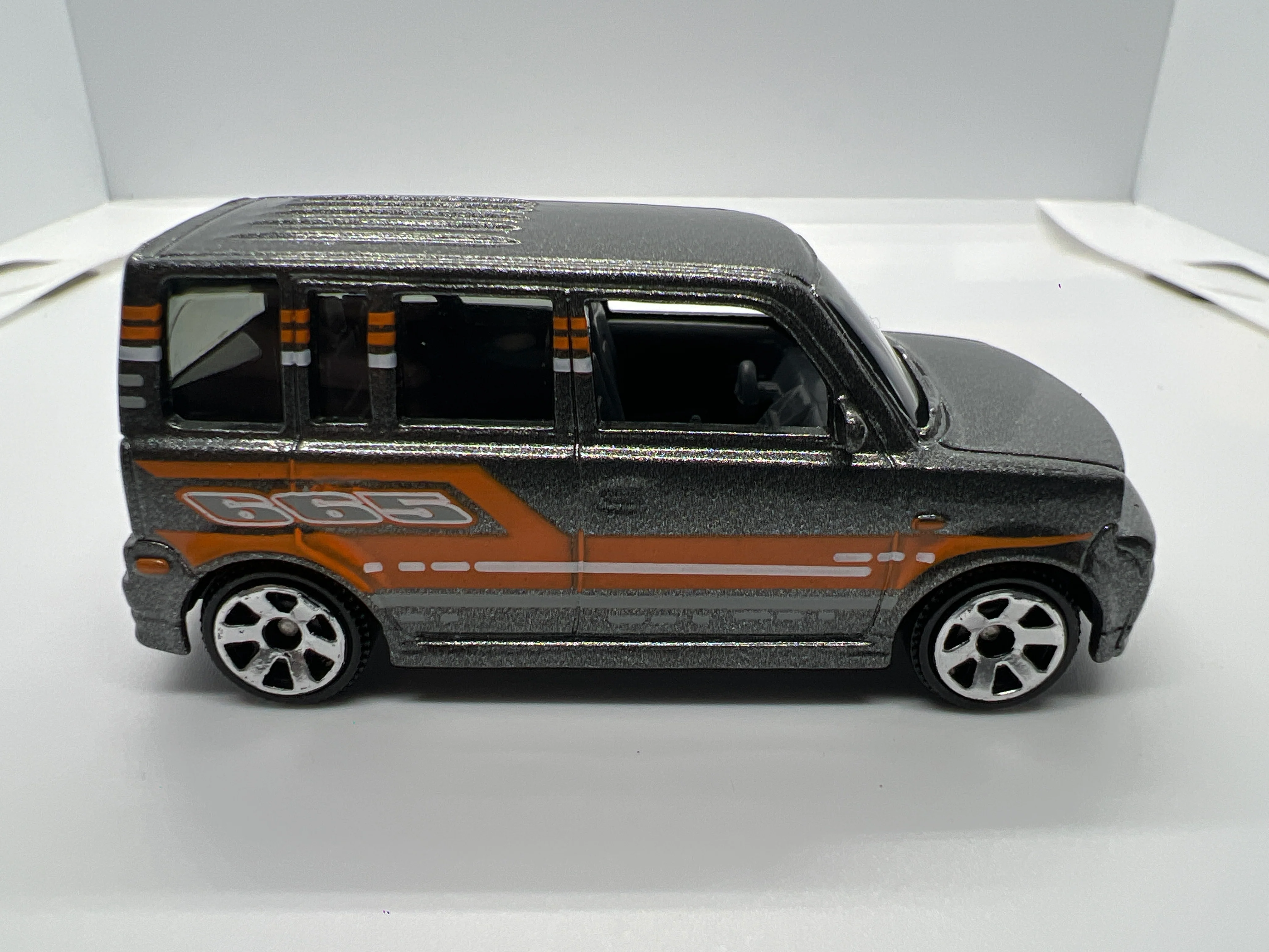 Matchbox 1/64 Scion xB Gray Loose - Image 3