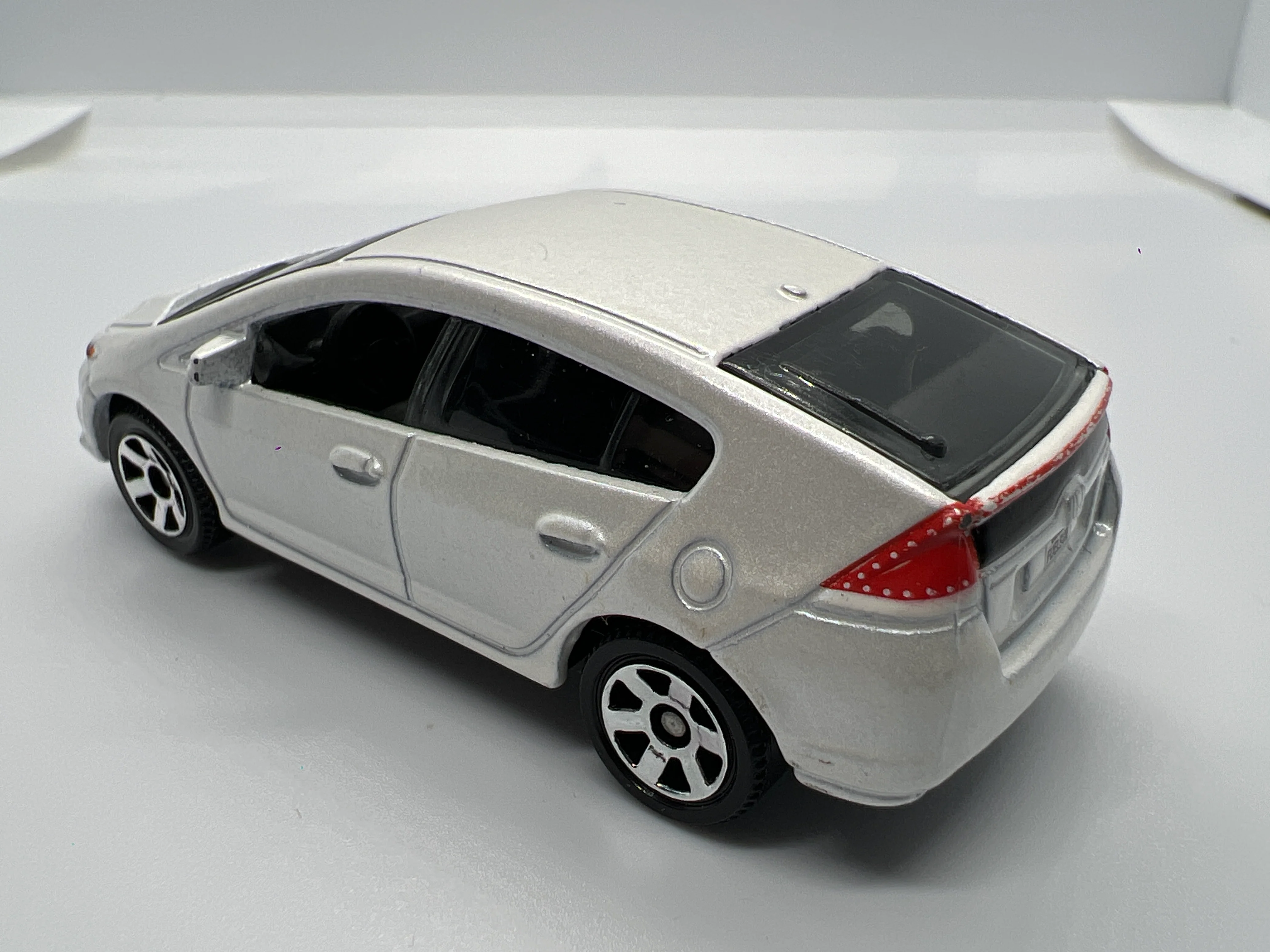Matchbox 1/64 2010 Honda Insight White Loose - Image 2