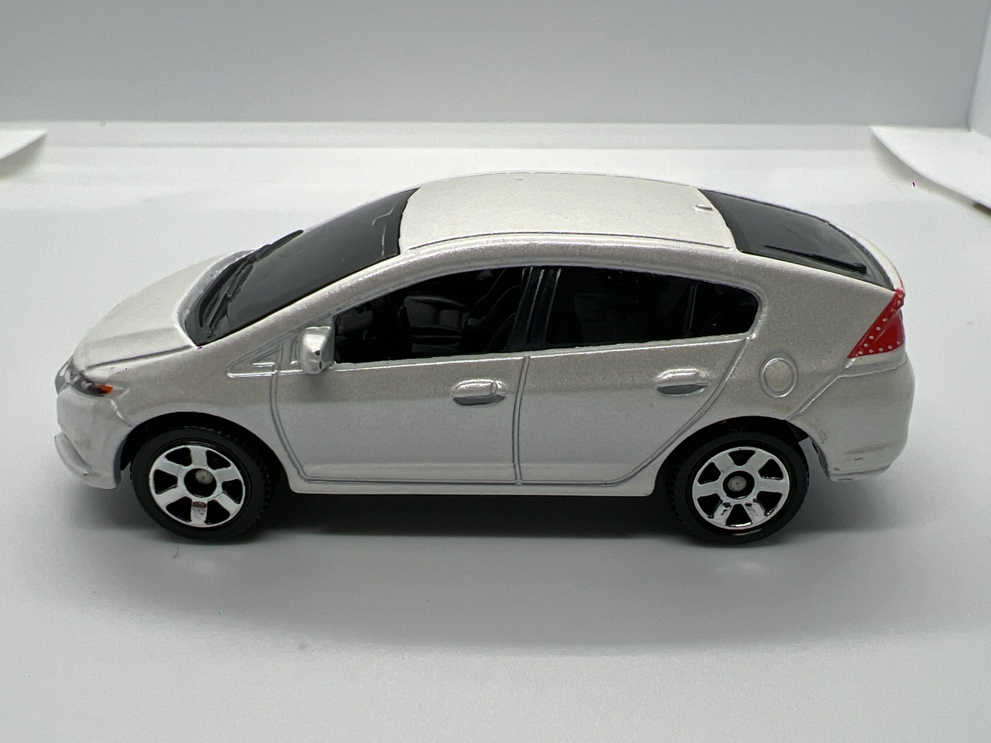 Matchbox 1/64 2010 Honda Insight White Loose - Image 4