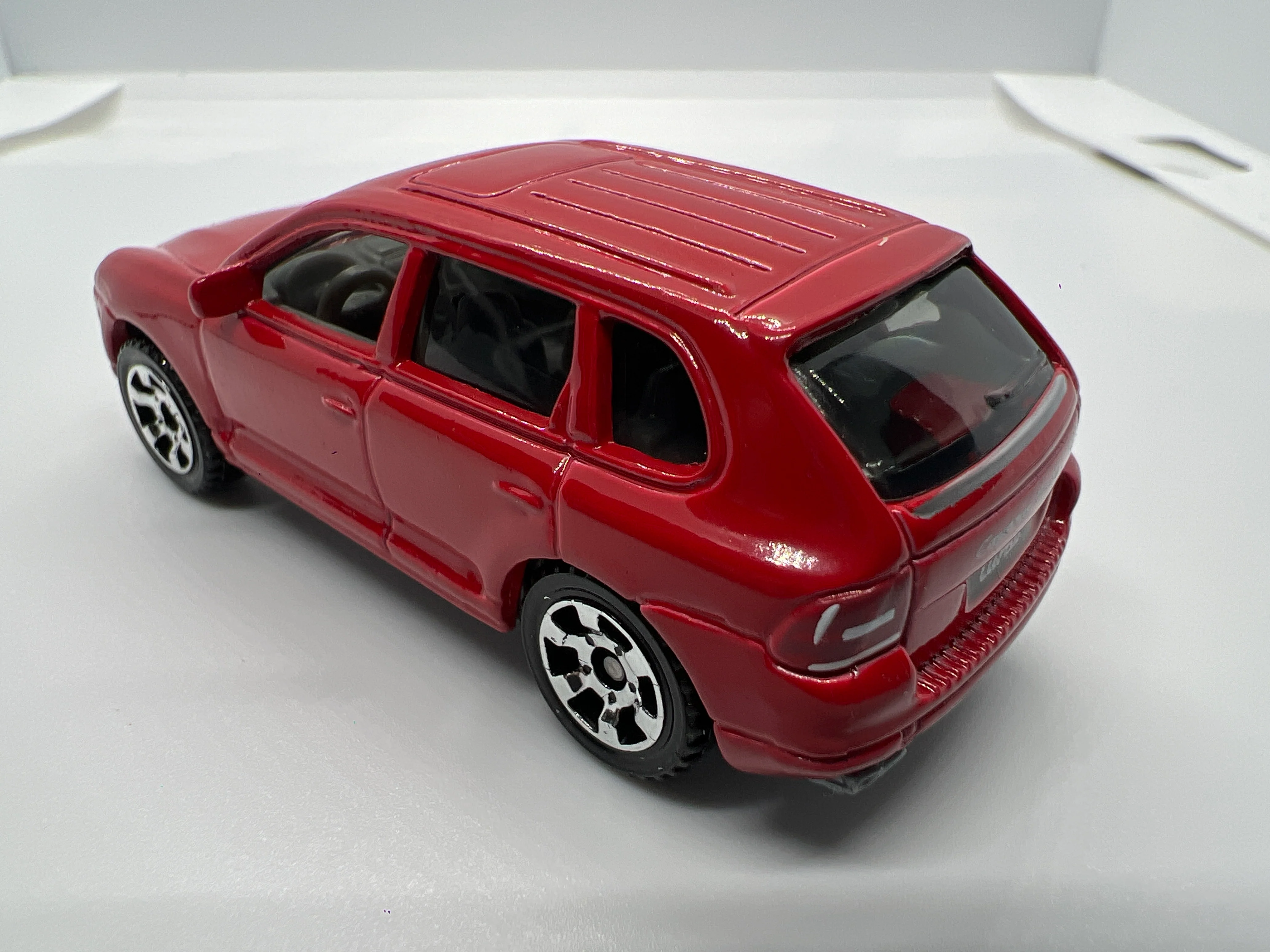 Matchbox 1/64 Porsche Cayenne Turbo Red Loose - Image 2