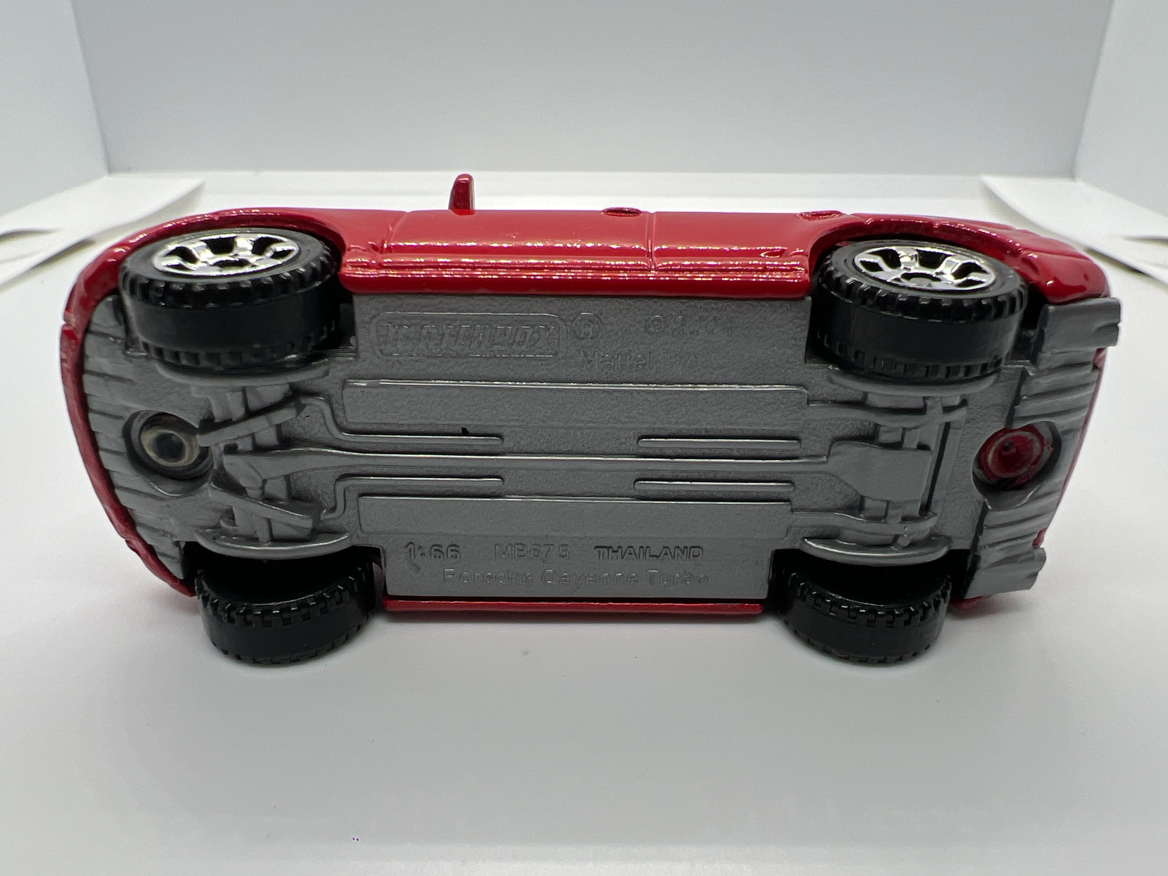 Matchbox 1/64 Porsche Cayenne Turbo Red Loose - Image 5