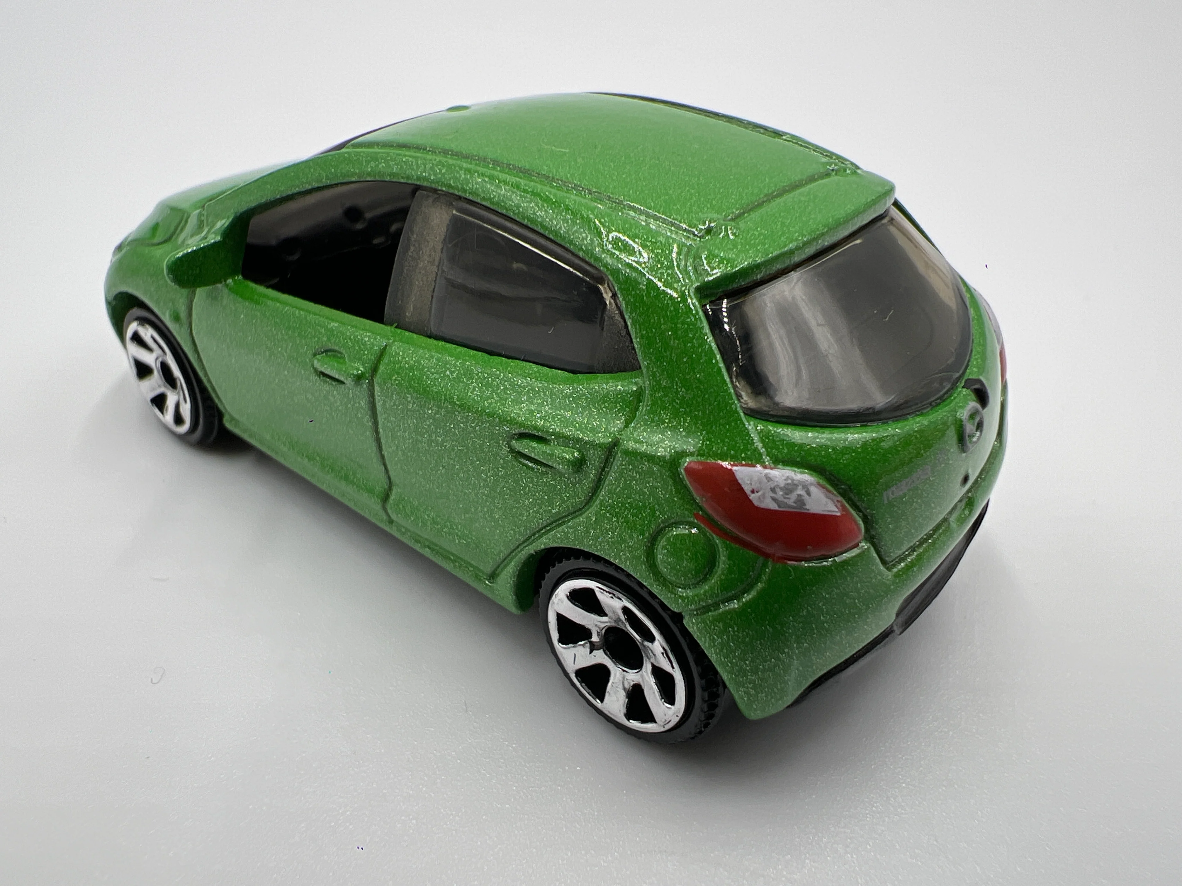 Matchbox 1/64 2008 Mazda C2 Green Loose - Image 2