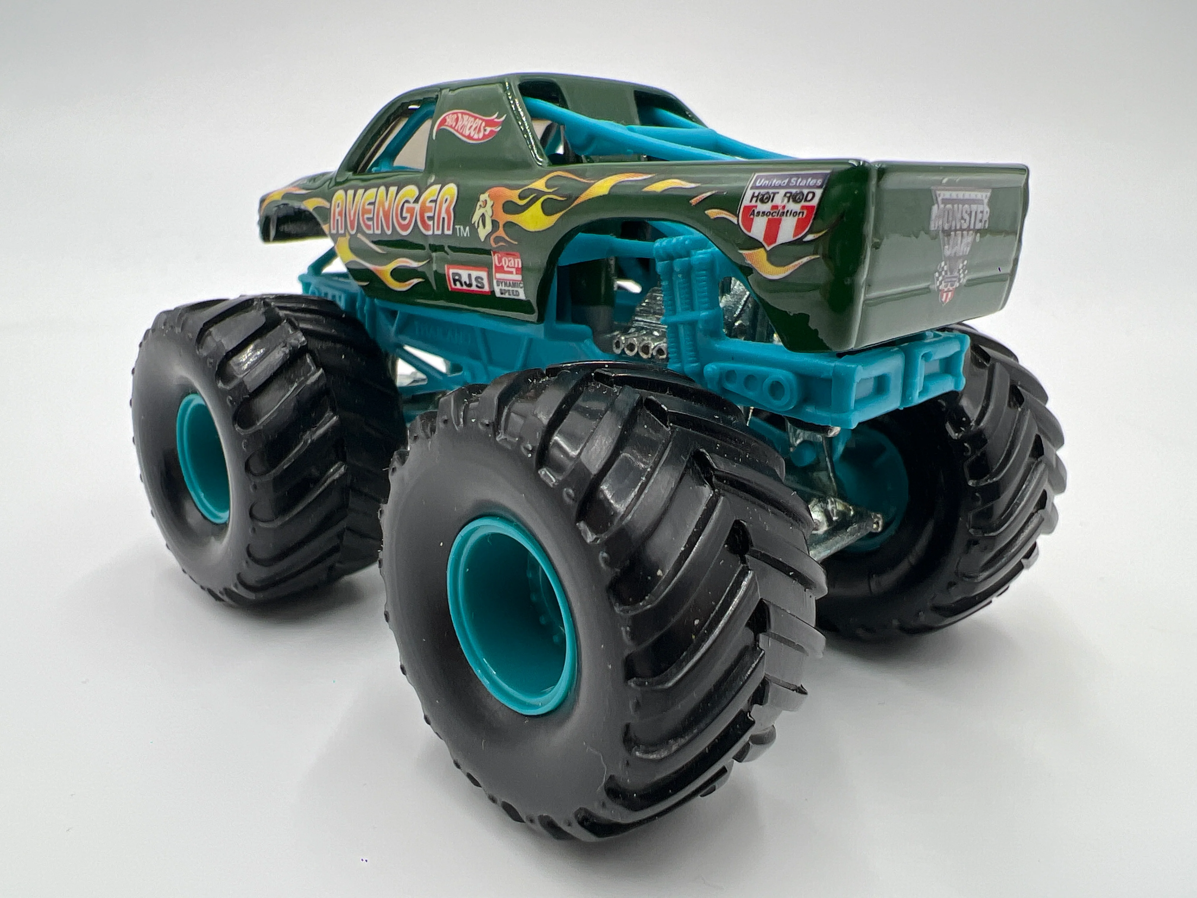 Hot Wheels 1:64 Monster Jam Small Wheel/Metal Base Avenger Loose - Image 2