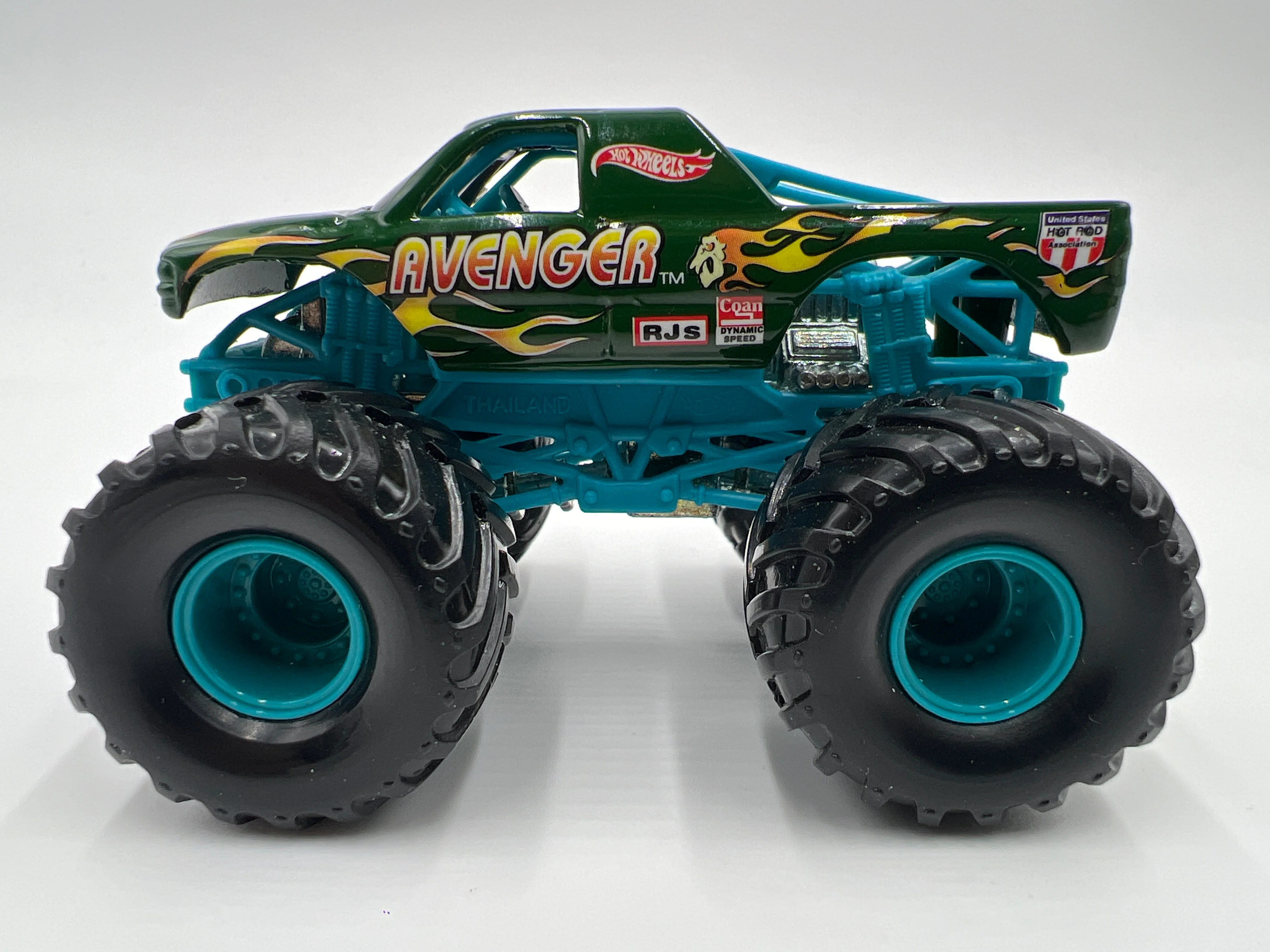 Hot Wheels 1:64 Monster Jam Small Wheel/Metal Base Avenger Loose - Image 4