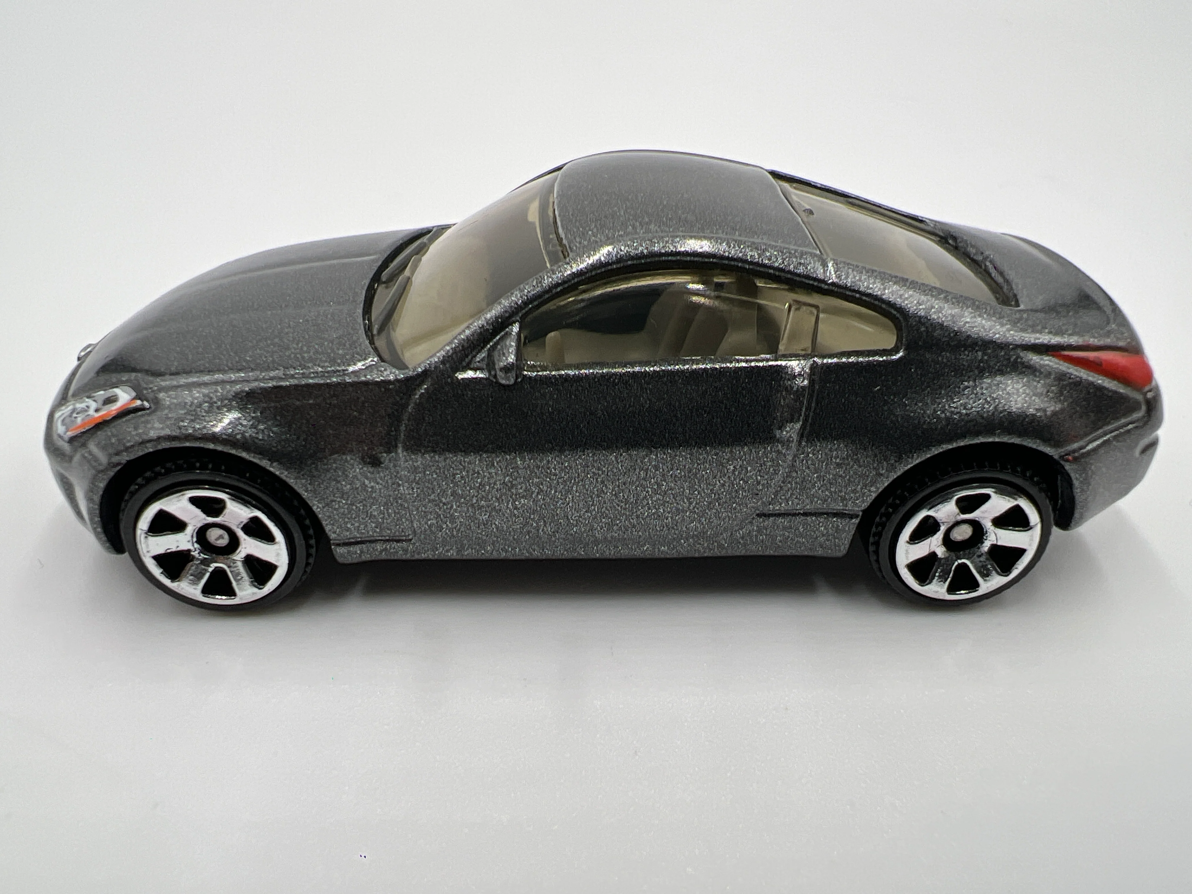 Matchbox 1/64 Nissan 350Z Gray Loose - Image 4