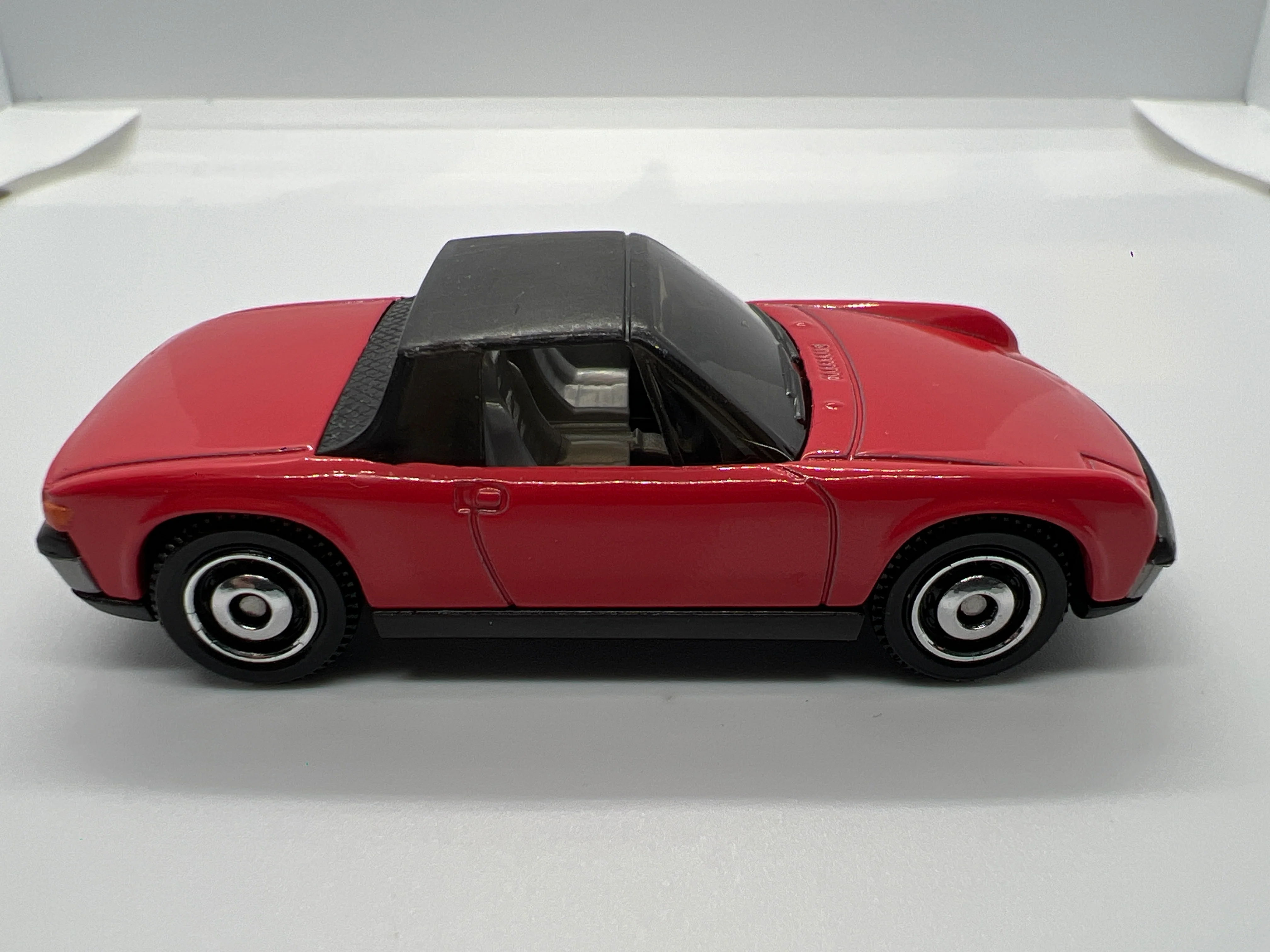 Matchbox 1/64 1971 Porsche 914 Red Loose - Image 3