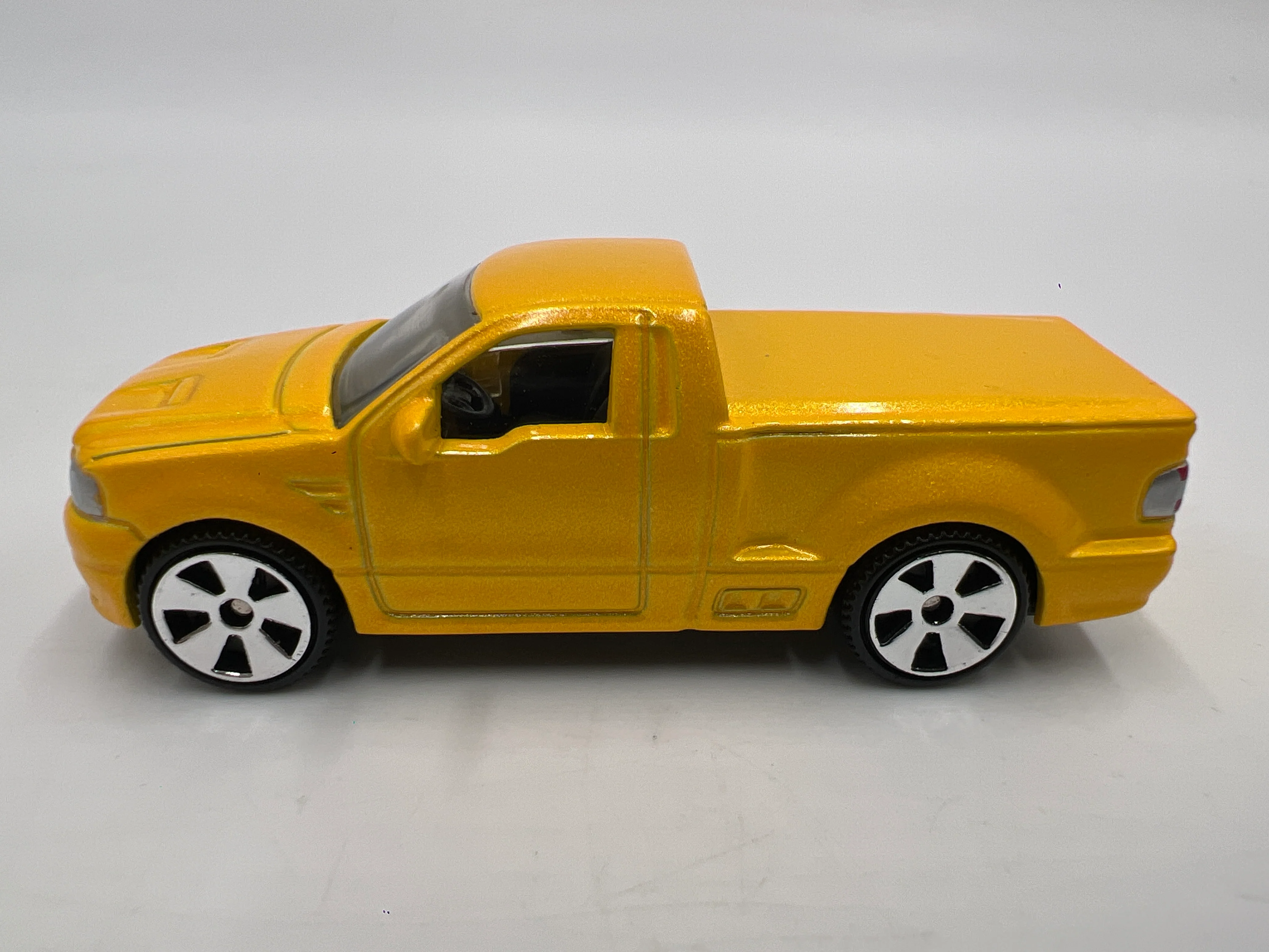 Matchbox 1/64 Superfast #2 Ford SVT Lightning Concept Yellow Loose - Image 6