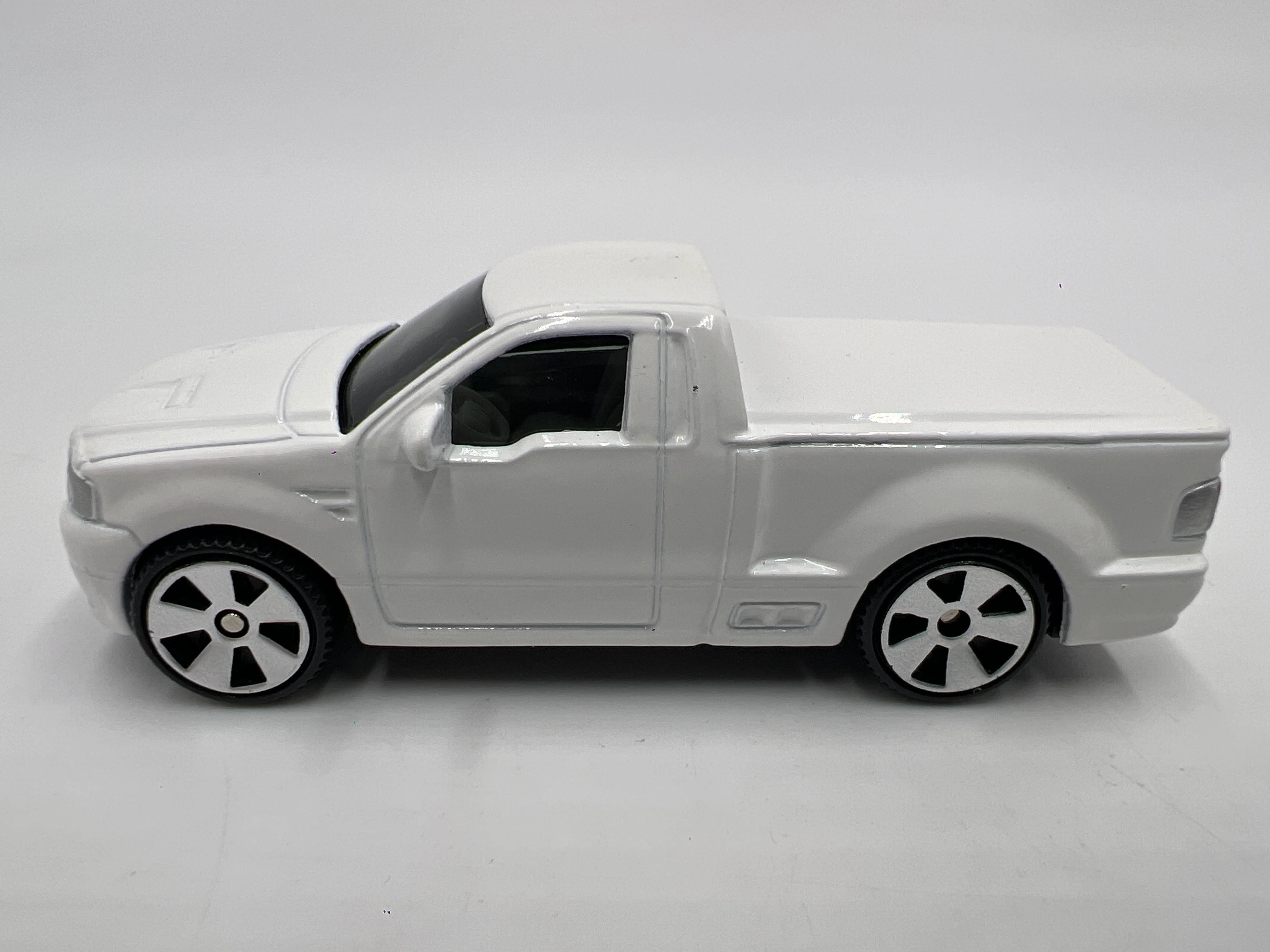 Matchbox 1/64 Superfast #2 Ford SVT Lightning Concept White Loose - Image 5