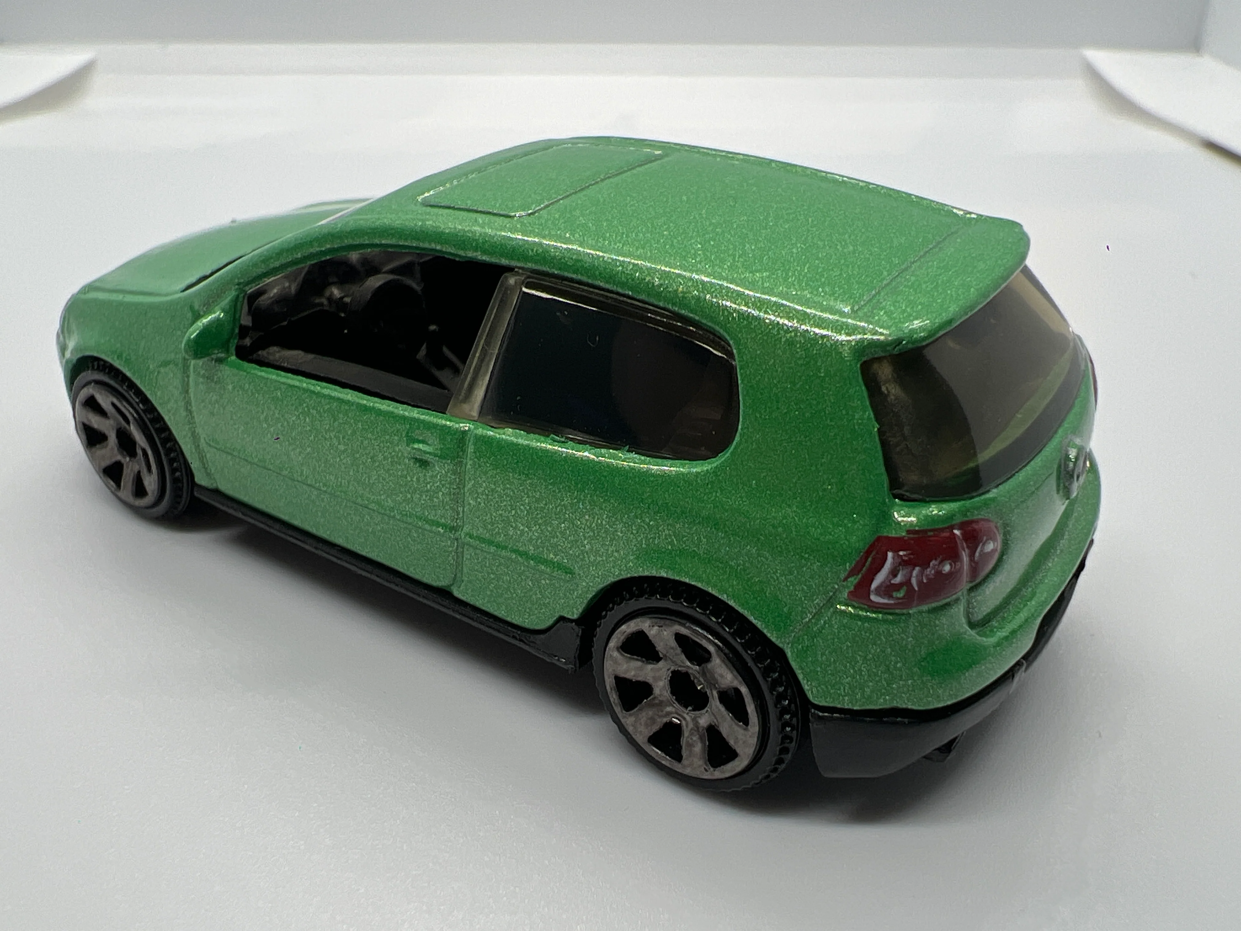 Matchbox 1/64 VW Golf V GTI Green Loose - Image 2