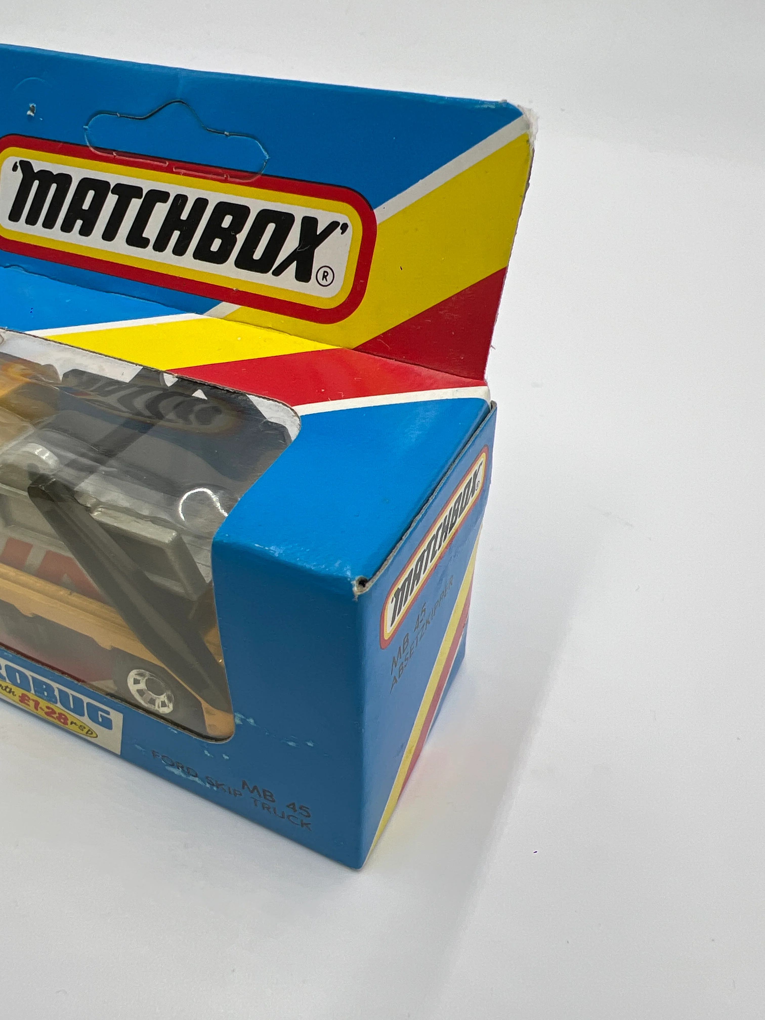 Matchbox Unpunched #45 Ford Skip Truck Yellow (Cracked Blister) - Image 4