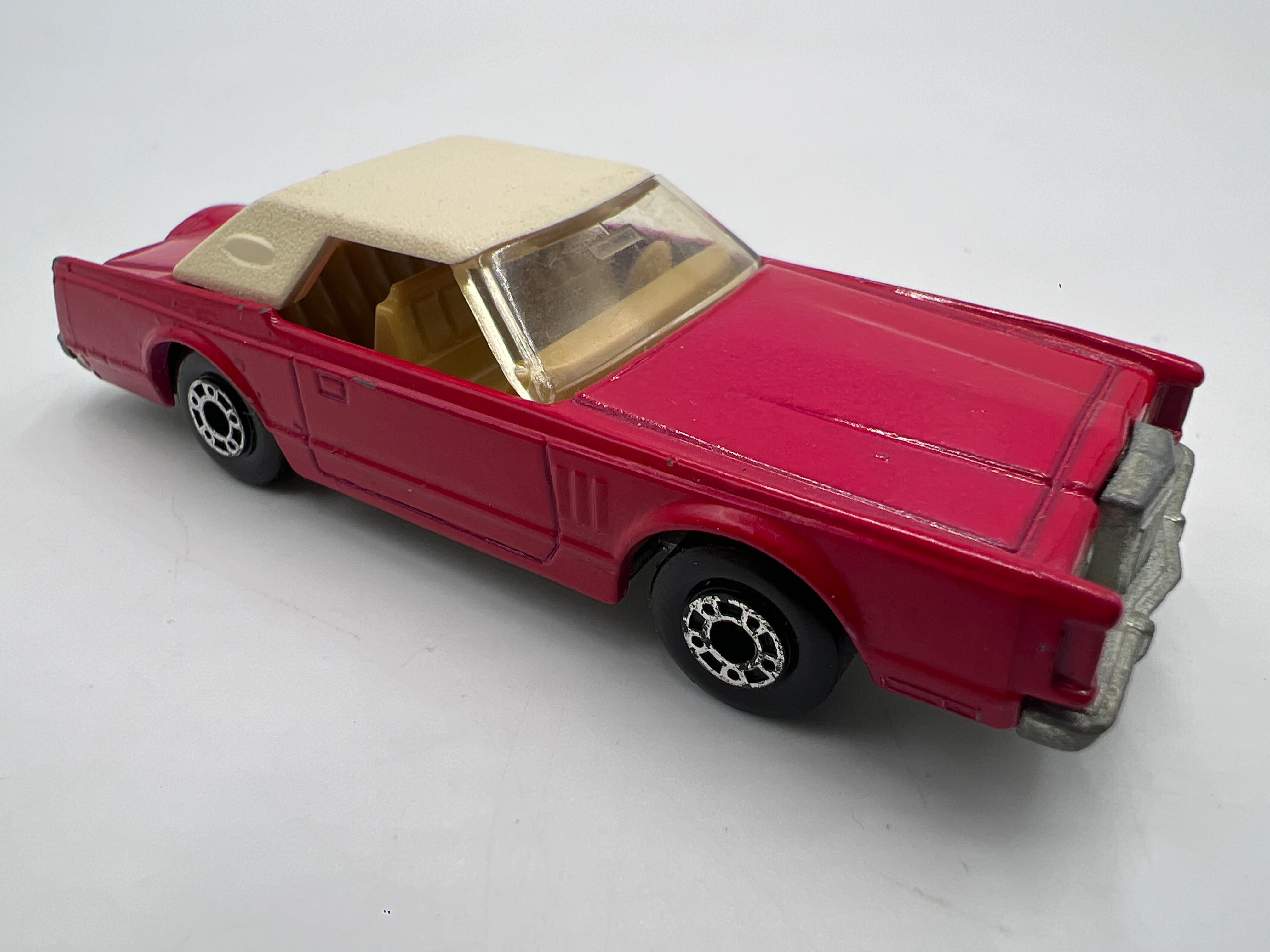 Matchbox Superfast No. 28 Lincoln Continental Red Loose - Image 2