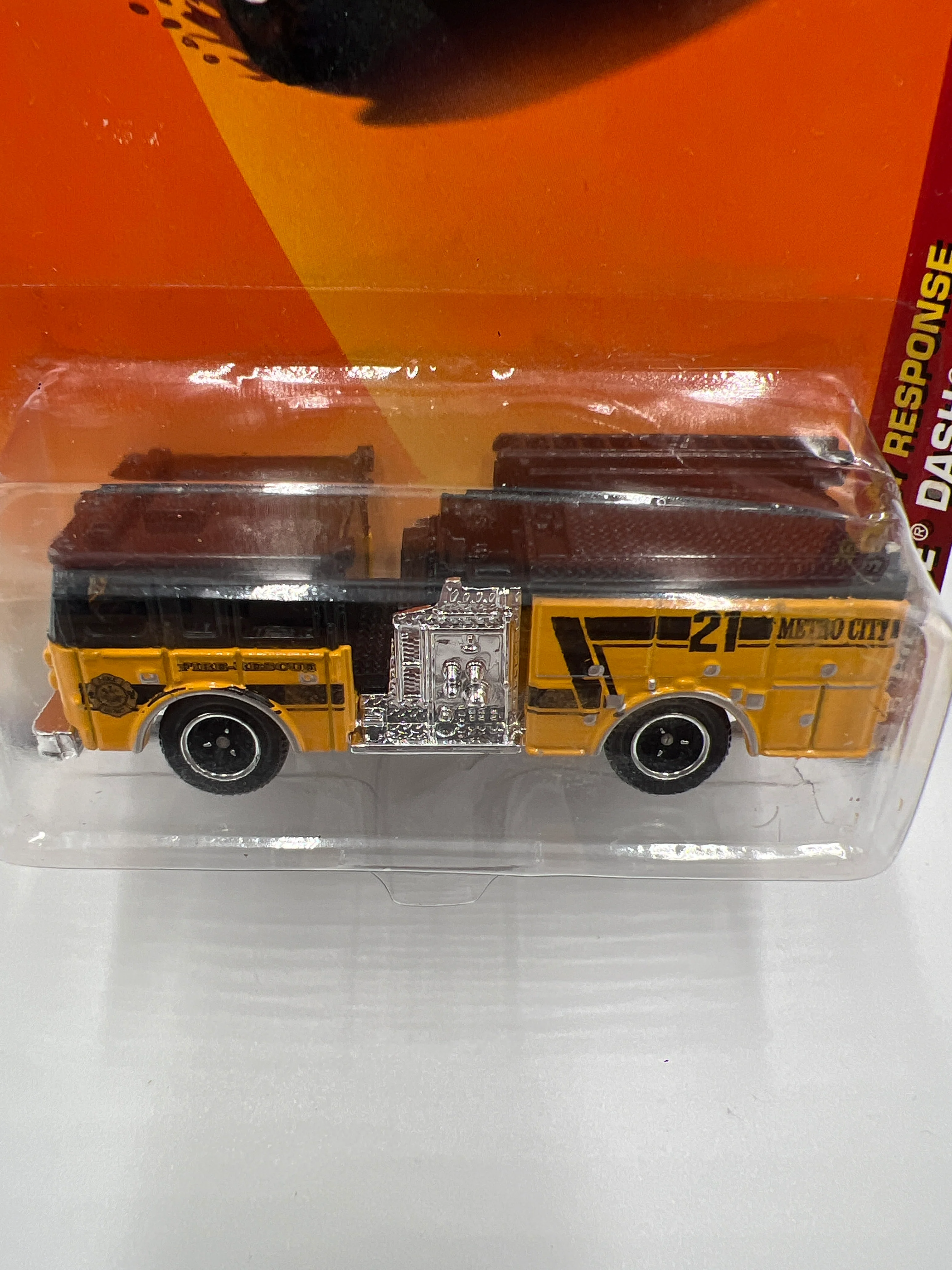 2010 Matchbox Emergency Response #56 Pierce Dash Fire Truck Yellow Cracked Blister 212B - Image 3