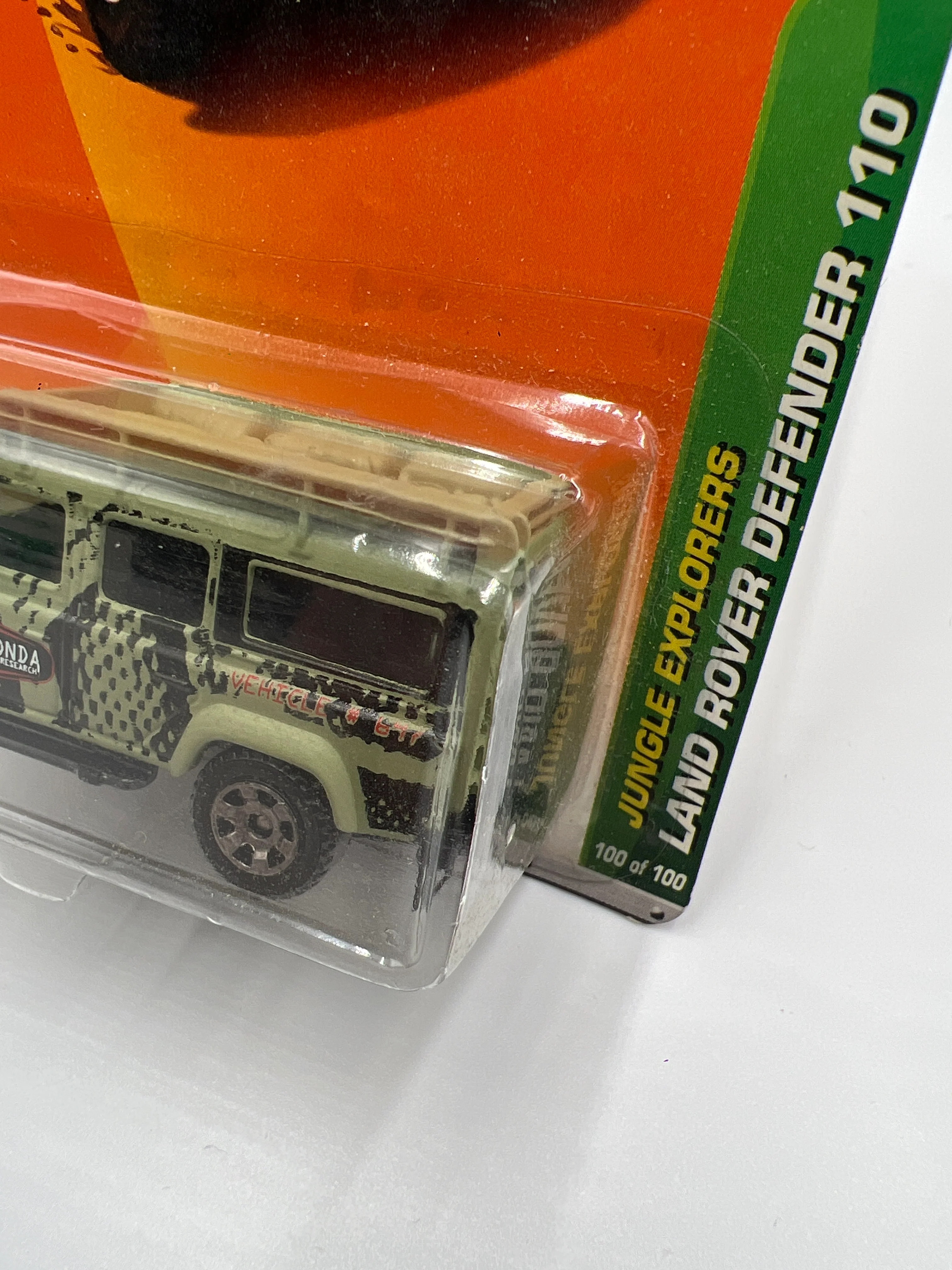 Matchbox 2010 Jungle Explorers #100 Land Rover Defender 110 Green 212C - Image 4