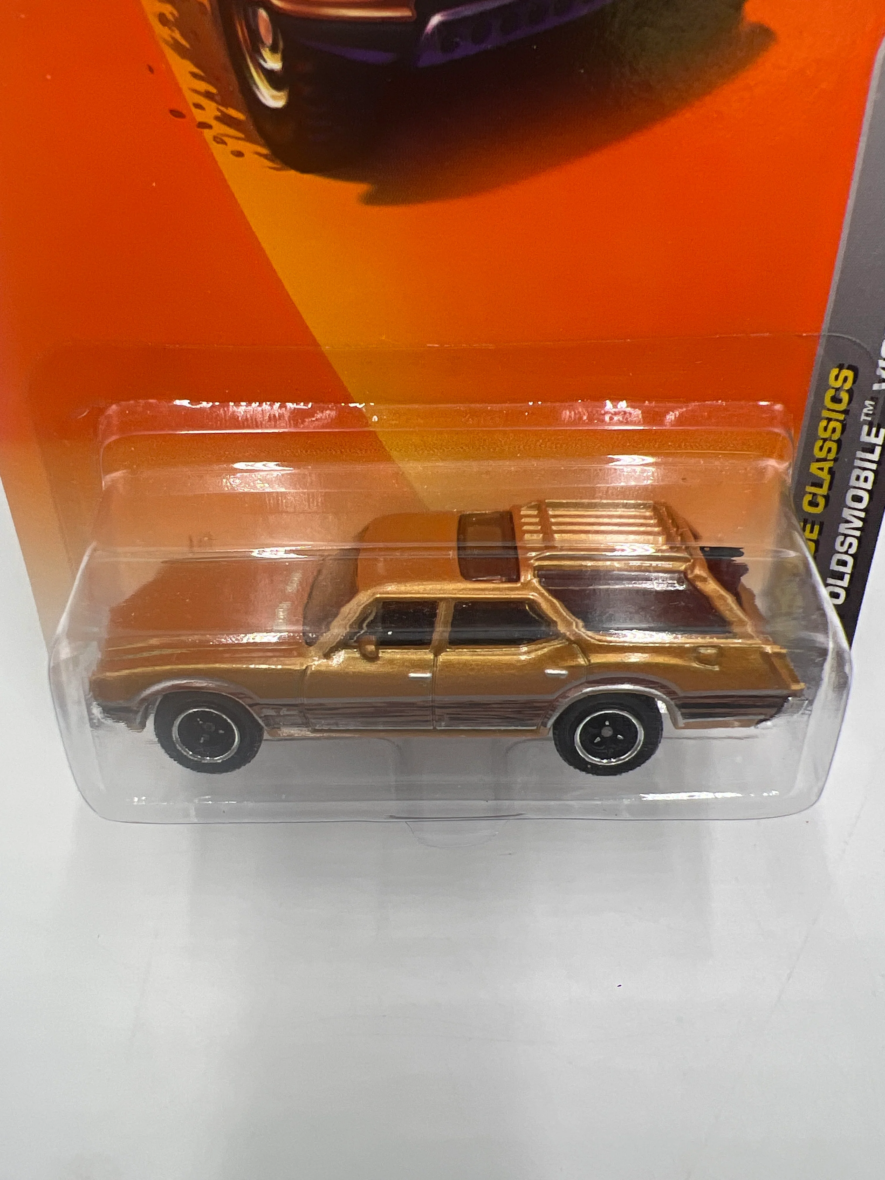 Matchbox #18 Heritage Classics 71 Oldsmobile Vista Cruiser Brown 208H - Image 3