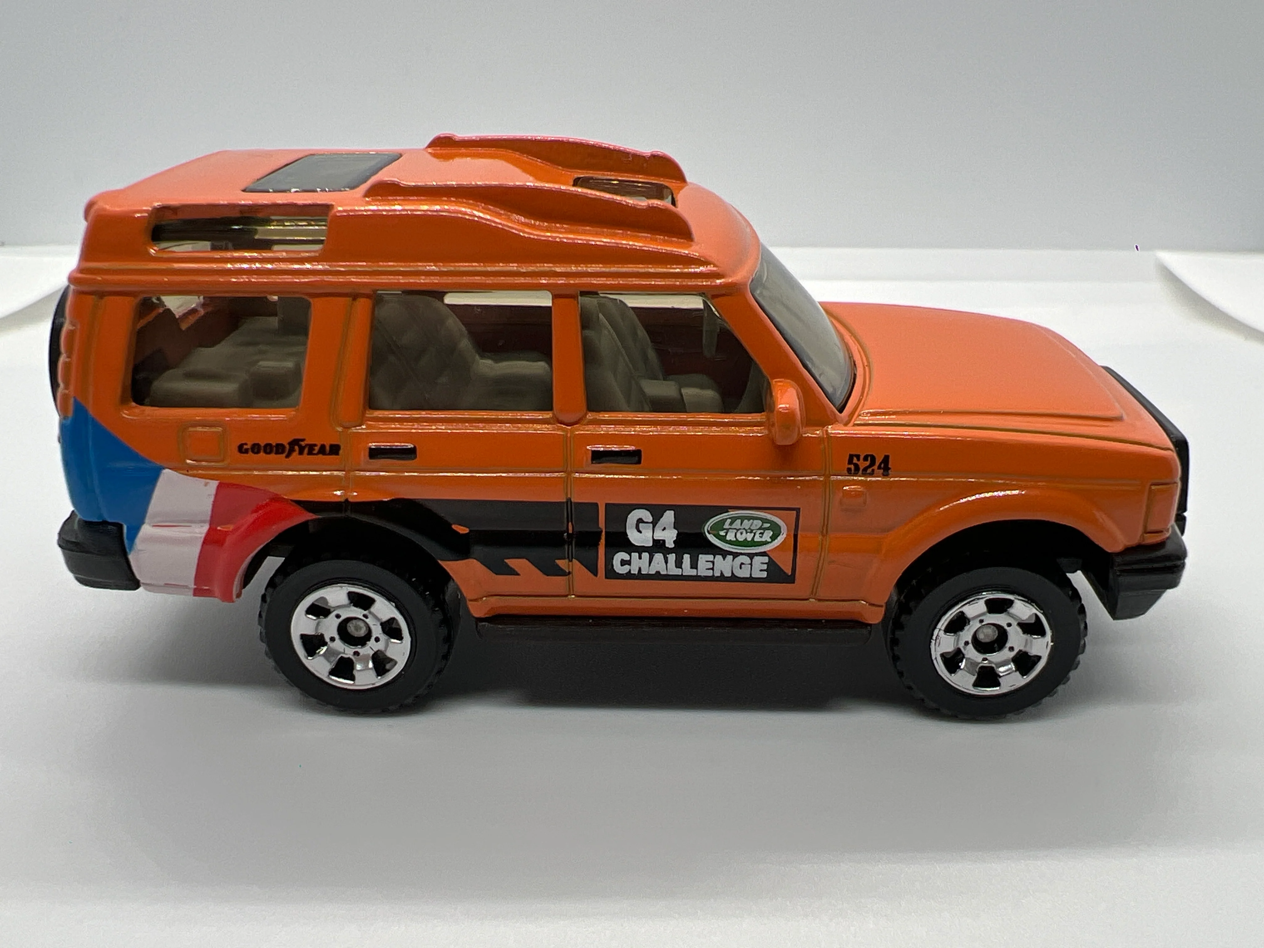 Matchbox 1/64 Land Rover Discovery Orange Loose - Image 3