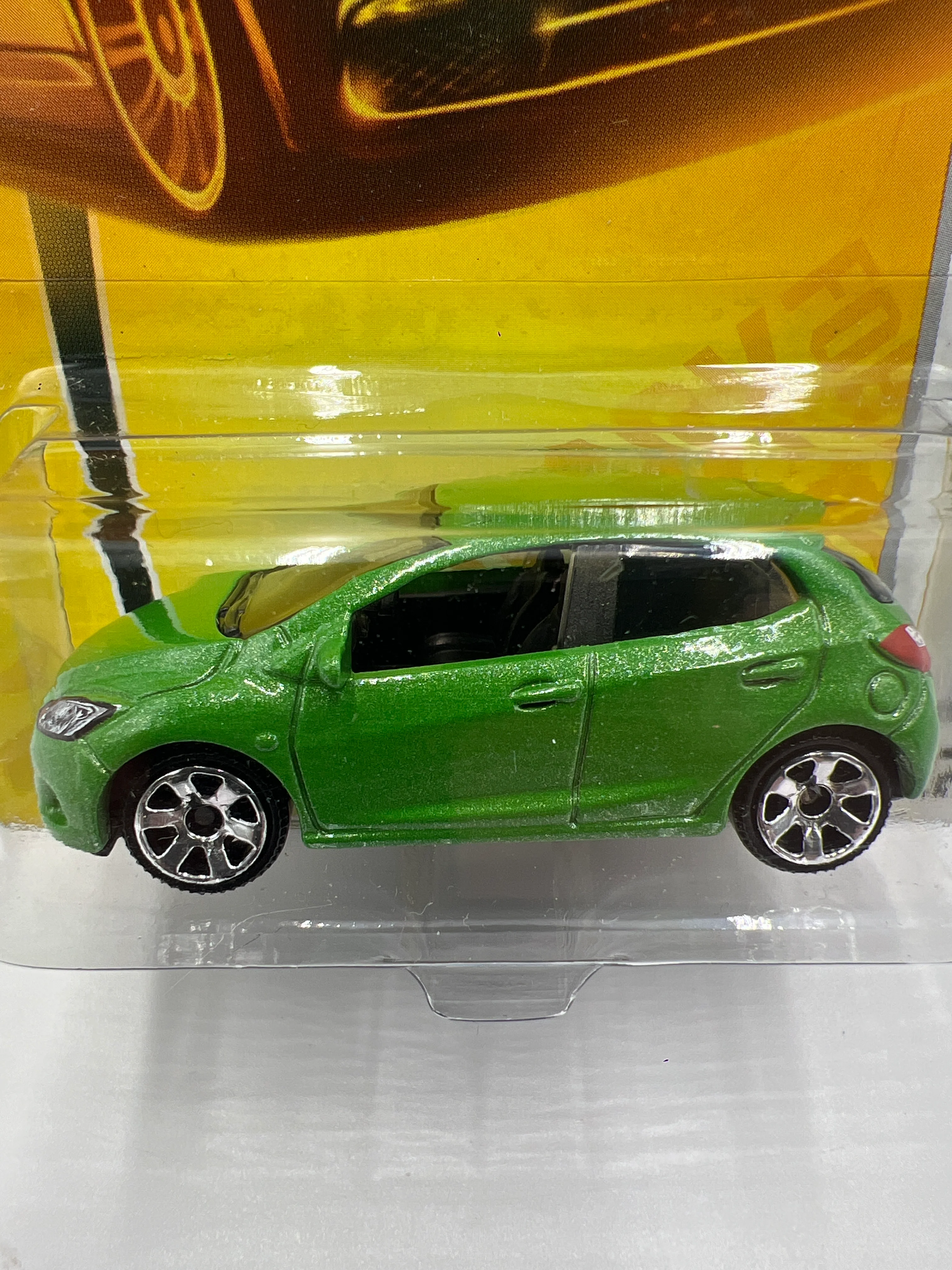 Matchbox #27 Metro Rides Mazda 2 Green W/Protector - Image 3