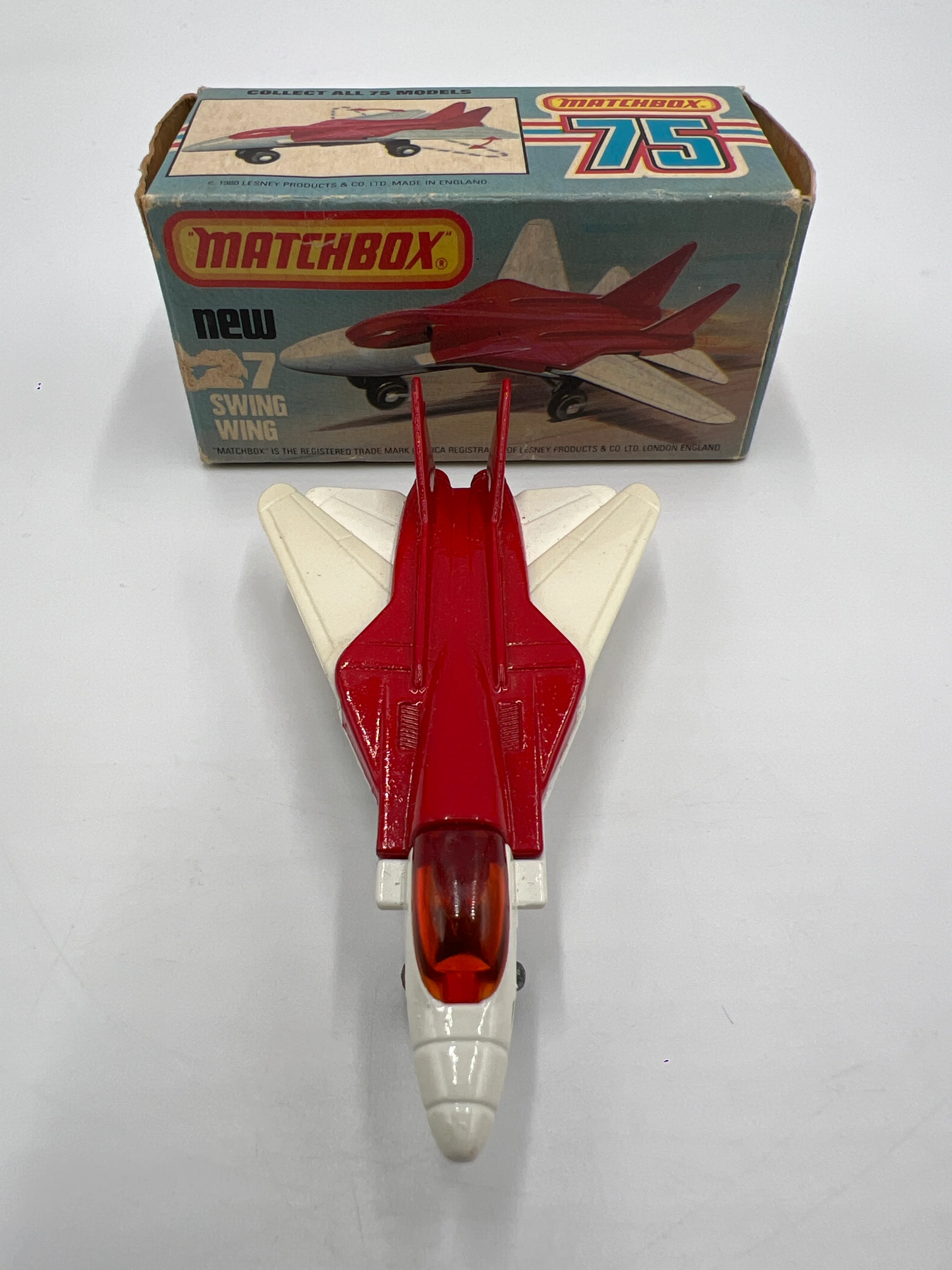 Matchbox 75 #27 Swing Wing W/Box Red/White - Image 4