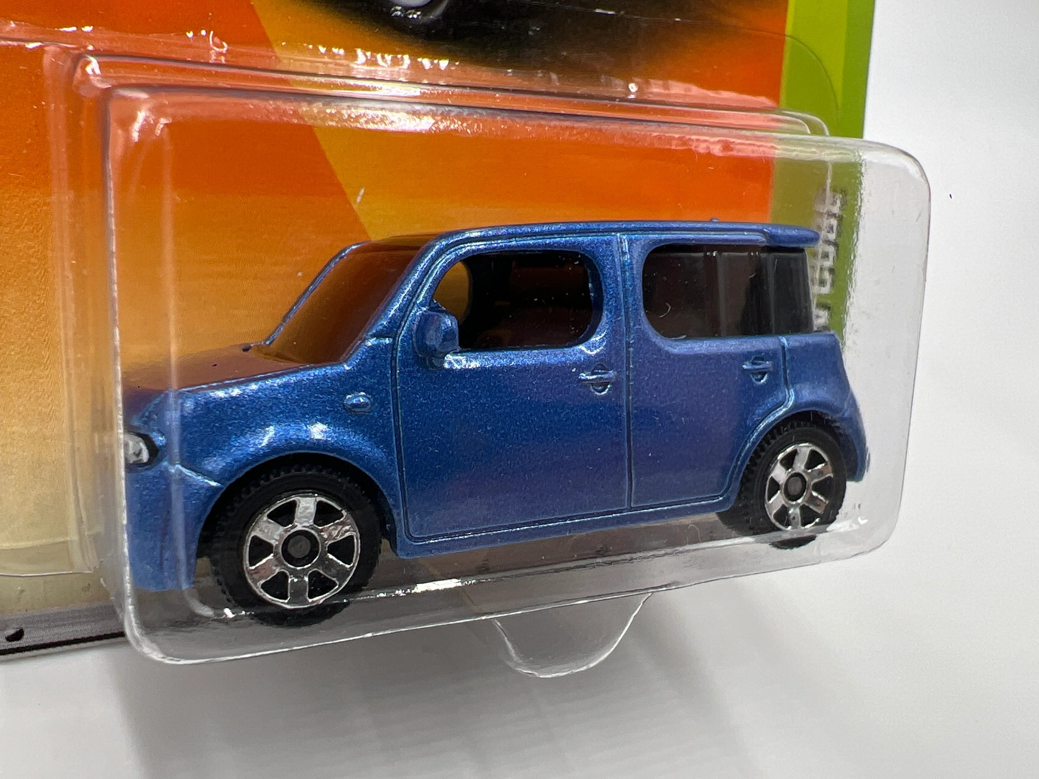 Matchbox Metro Rides #30 Nissan Cube Blue W/Protector - Image 2