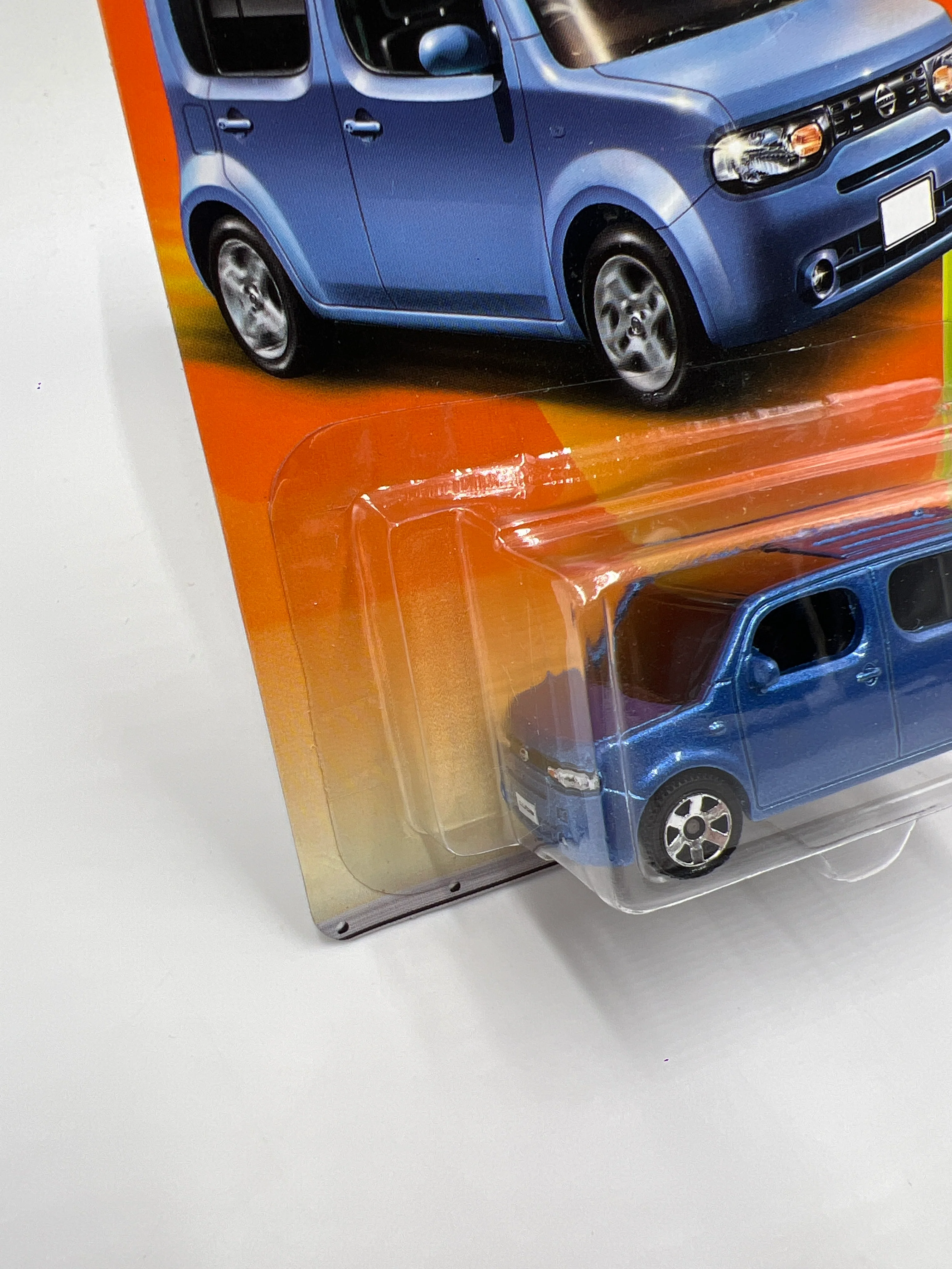 Matchbox Metro Rides #30 Nissan Cube Blue W/Protector - Image 4