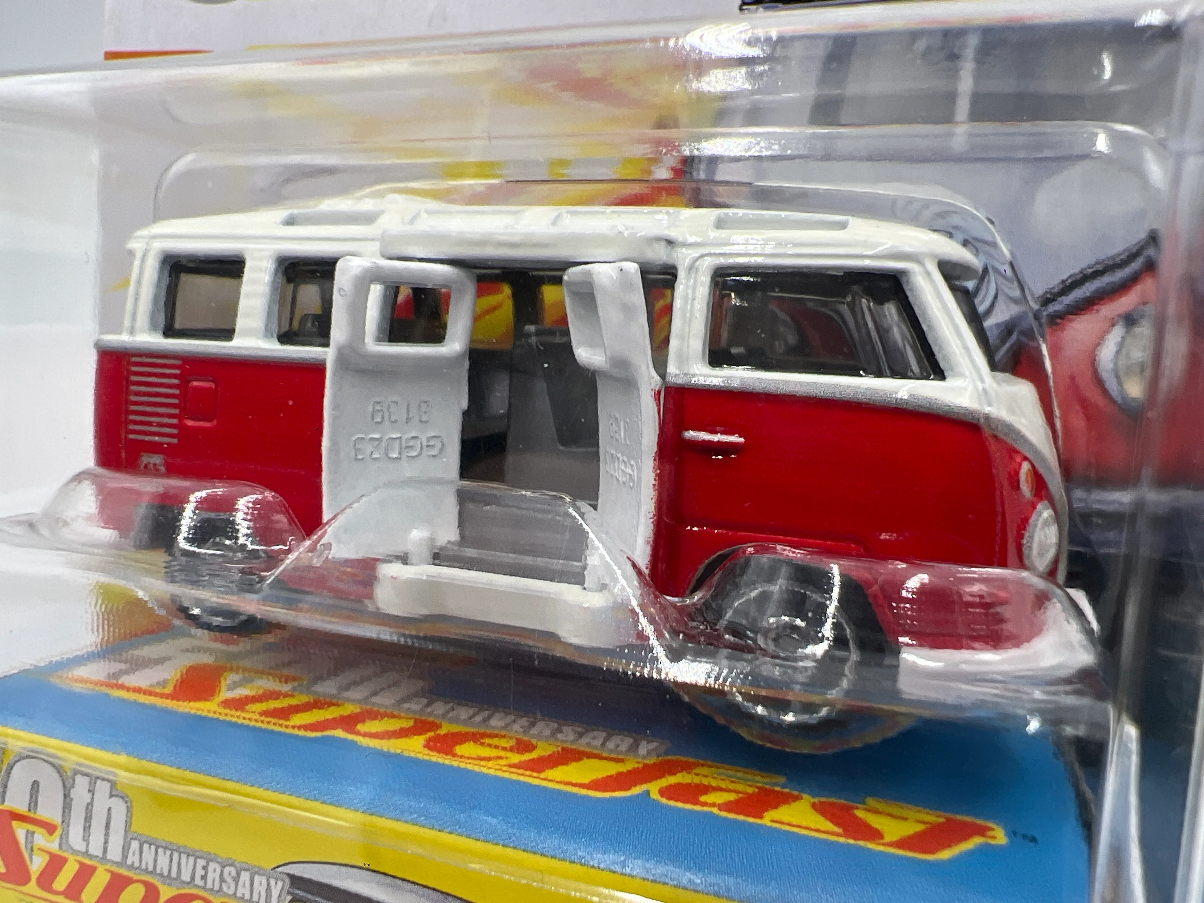 Matchbox 50th Anniversary Superfast #3 59 Volkswagen 23 Microbus Red/White crushed blister 173B - Image 3