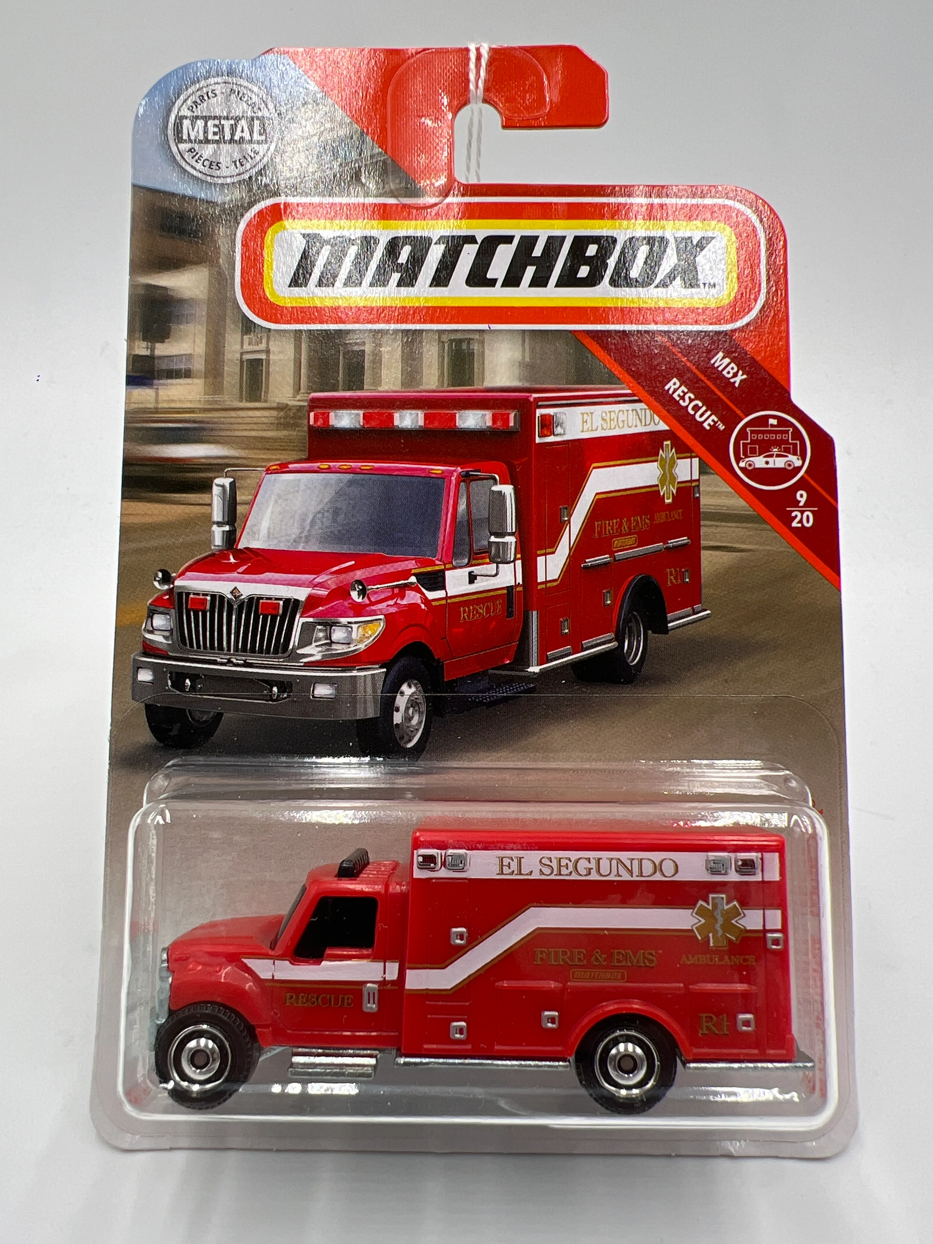 2019 Matchbox MBX Rescue #41 International Terrastar Ambulance Red 211i - Image 2