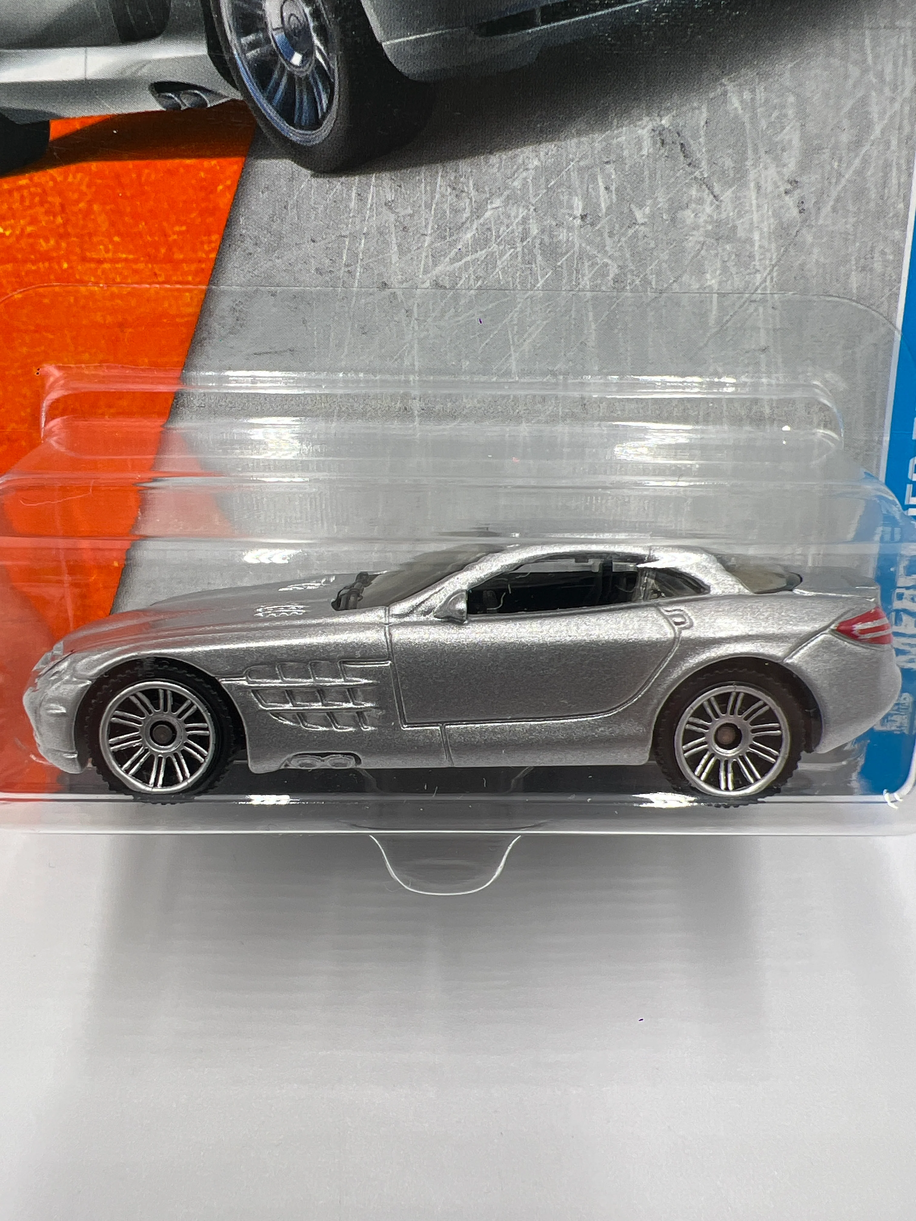 Matchbox Adventure City #29 Mercedes-Benz SLR McLaren Silver 210B - Image 3